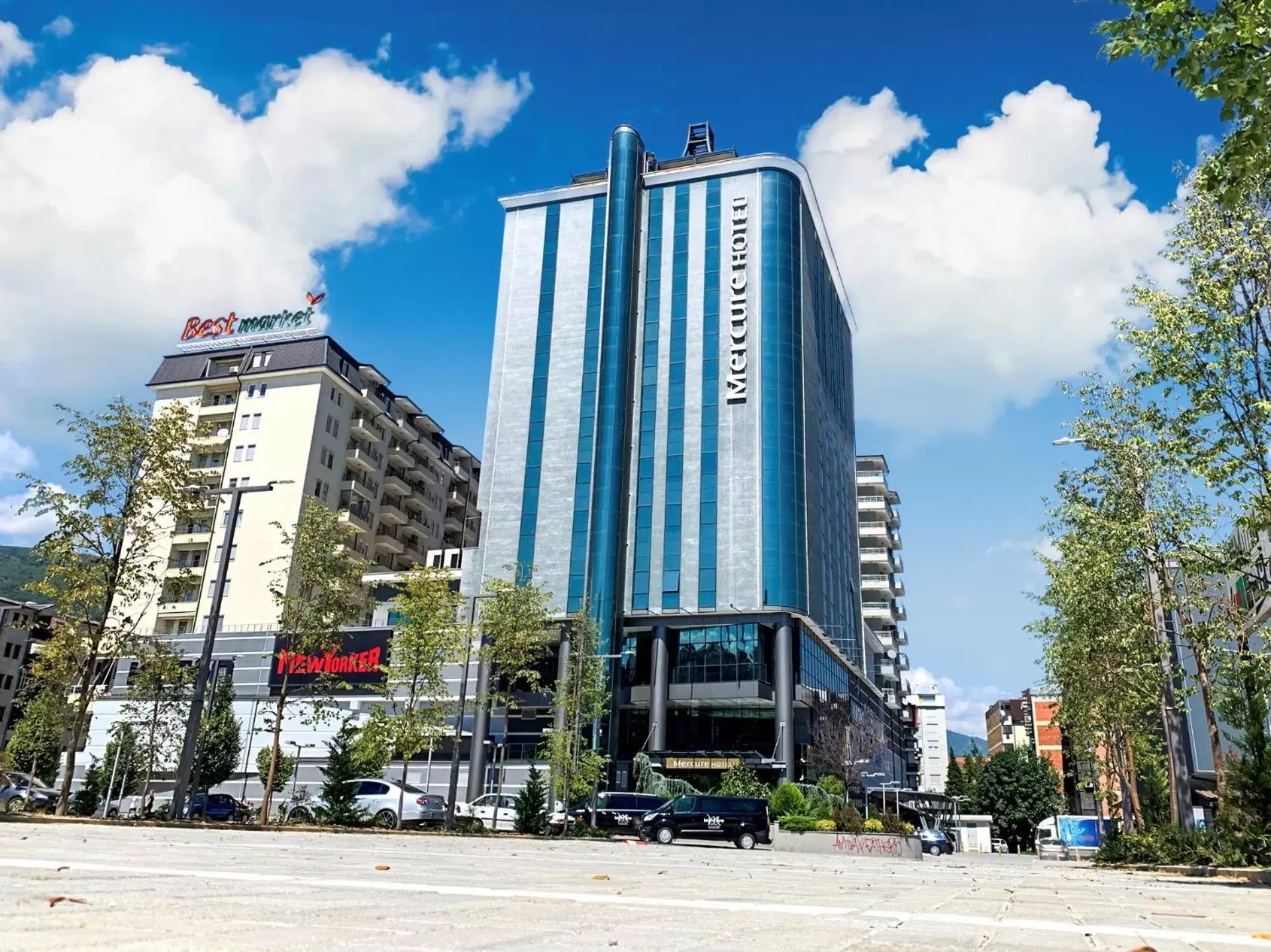 Property building in Mercure Tetovo Property building in Mercure Tetovo