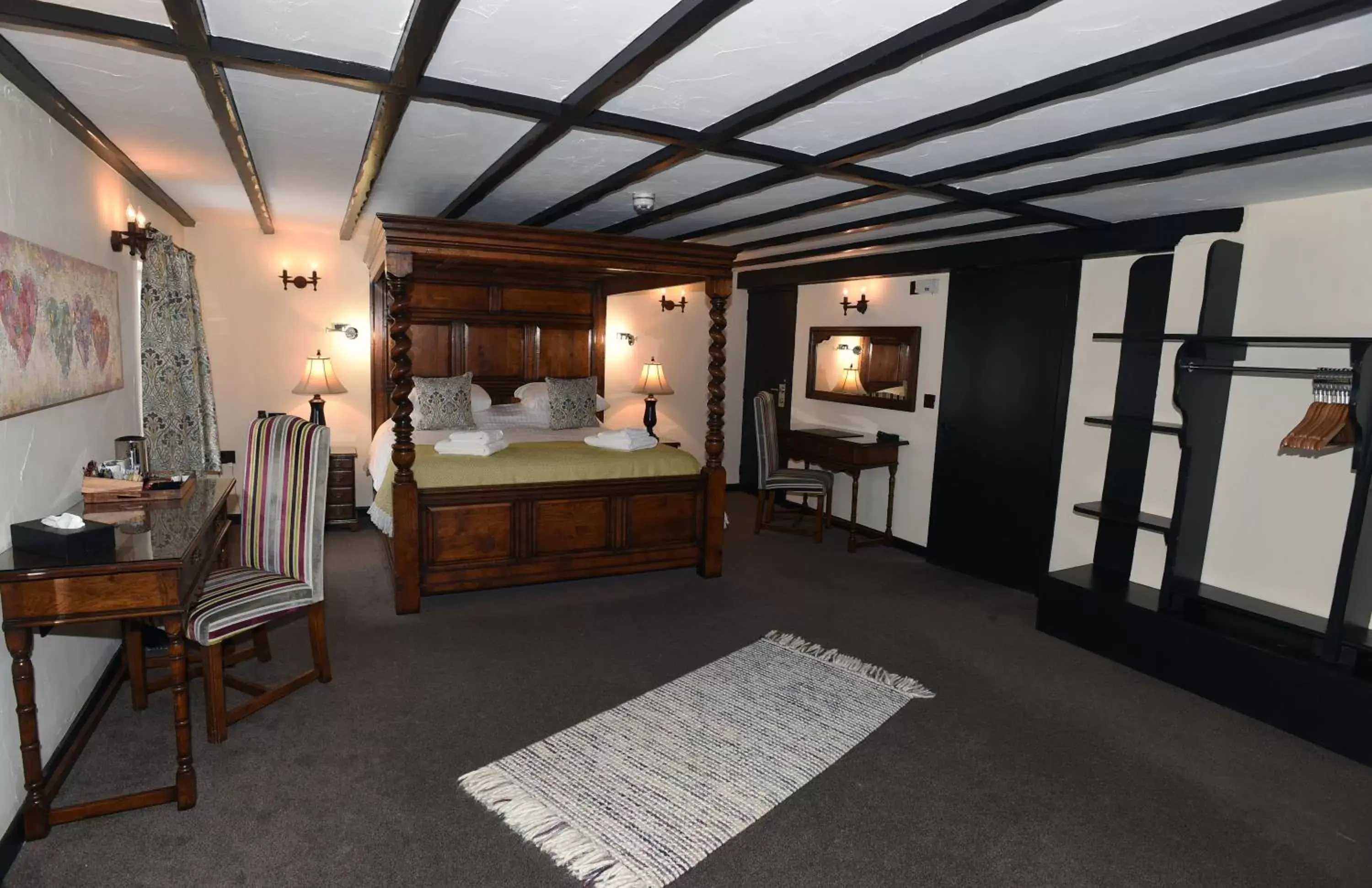 Bedroom in The Black Boy Inn