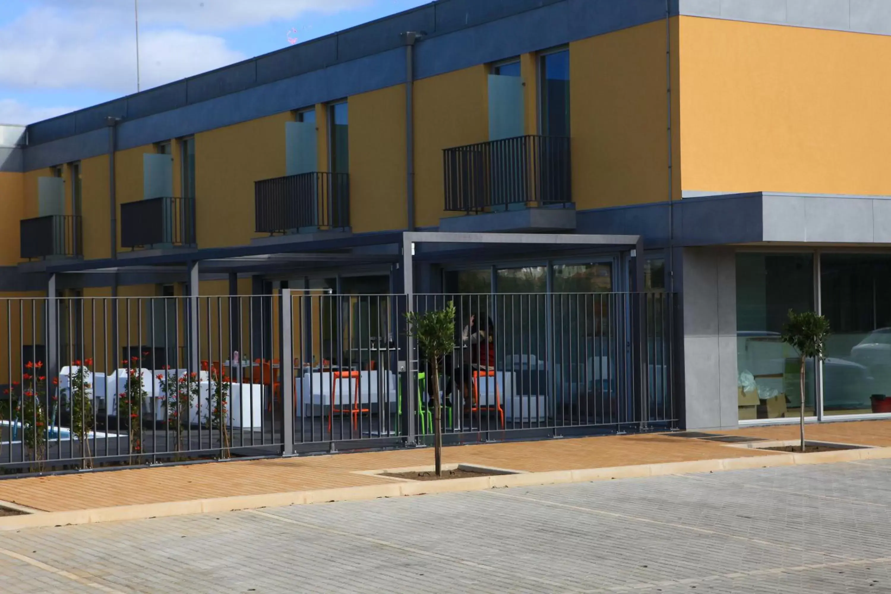 Facade/entrance, Property Building in Hotel 3K Faro Aeroporto