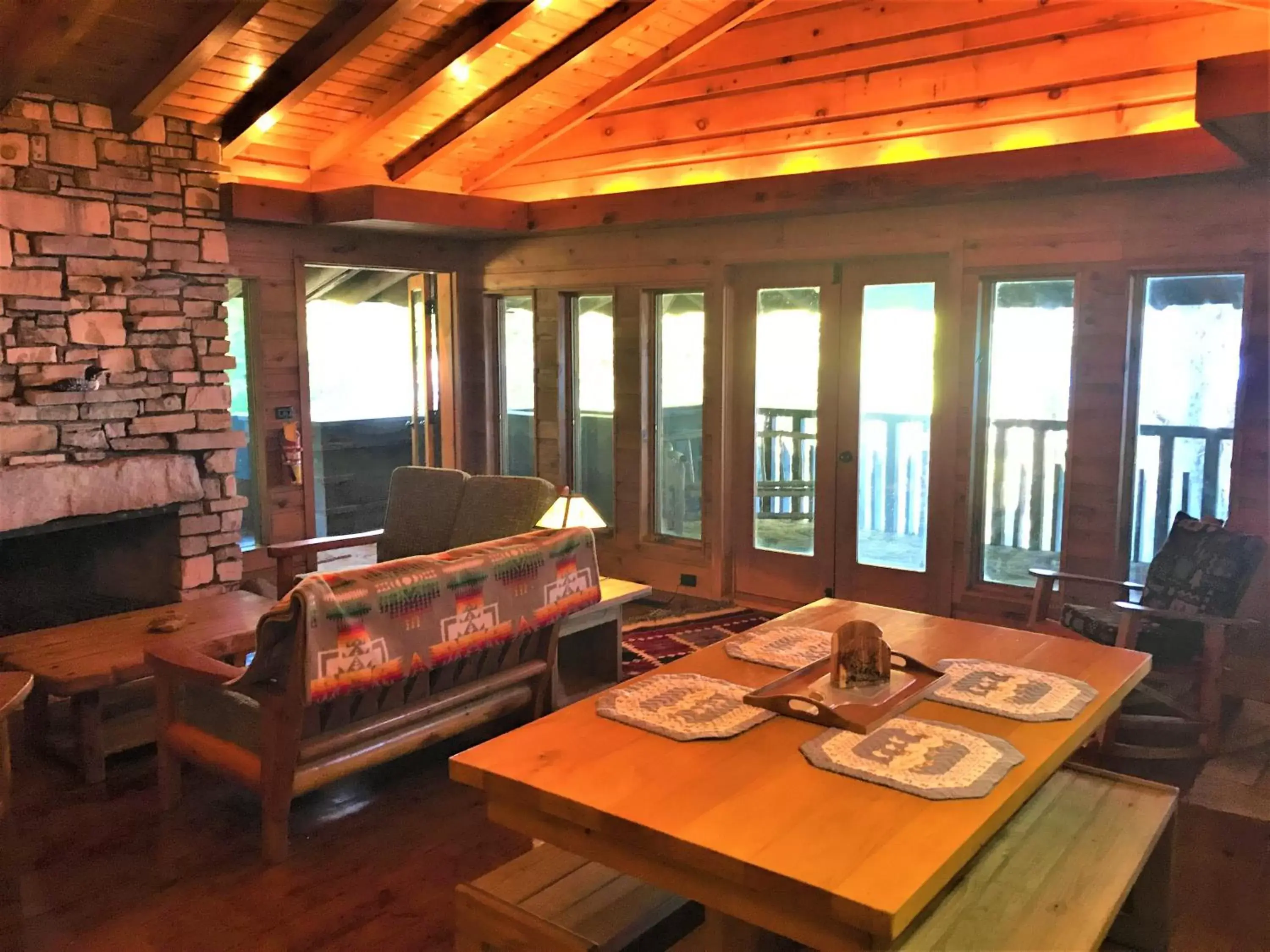 Living room, Seating Area in Drummond Island Resort & Conference Center