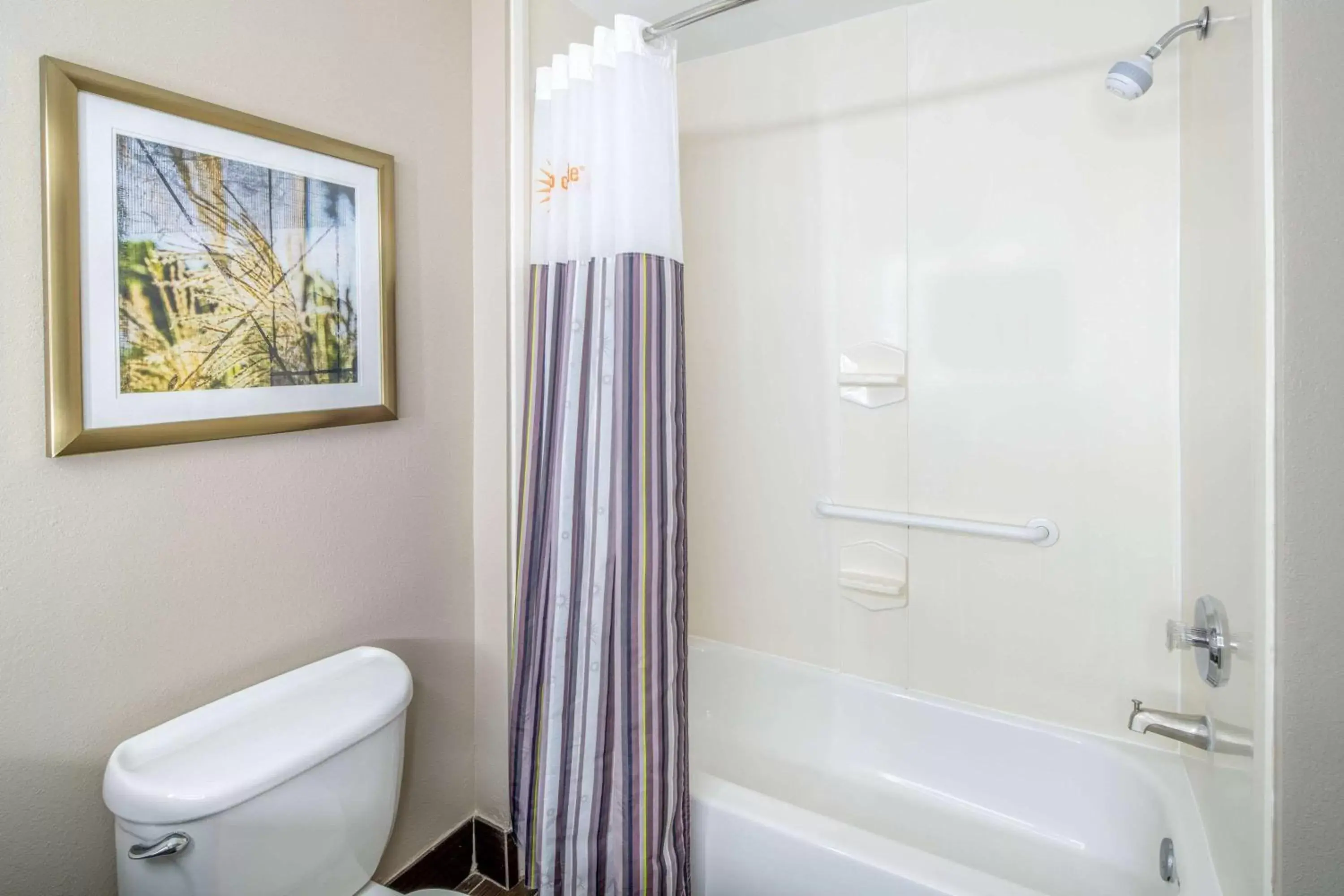 Photo of the whole room, Bathroom in La Quinta by Wyndham Atlanta Stockbridge