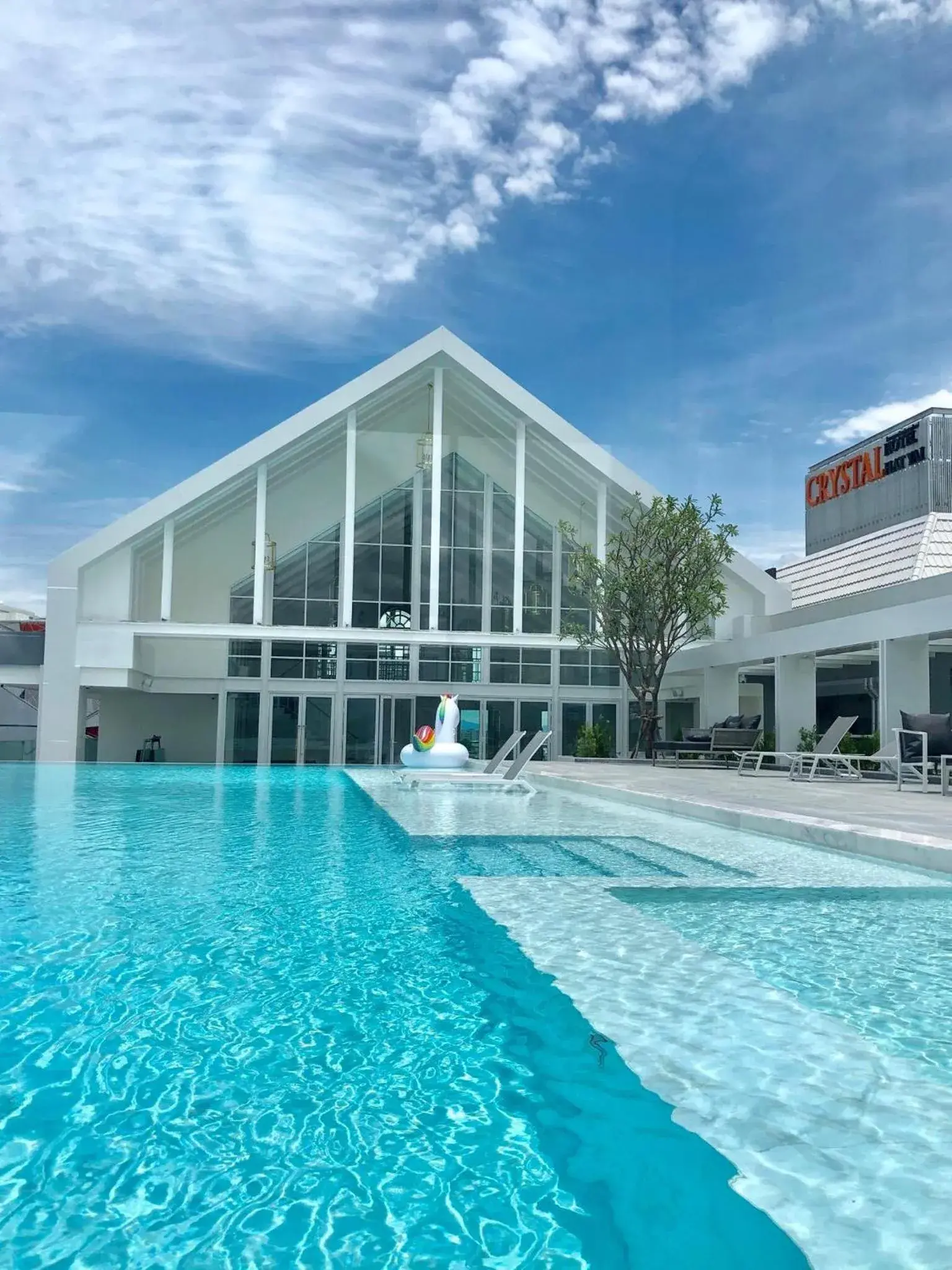 Swimming pool in Crystal Hotel Hat Yai Swimming pool in Crystal Hotel Hat Yai