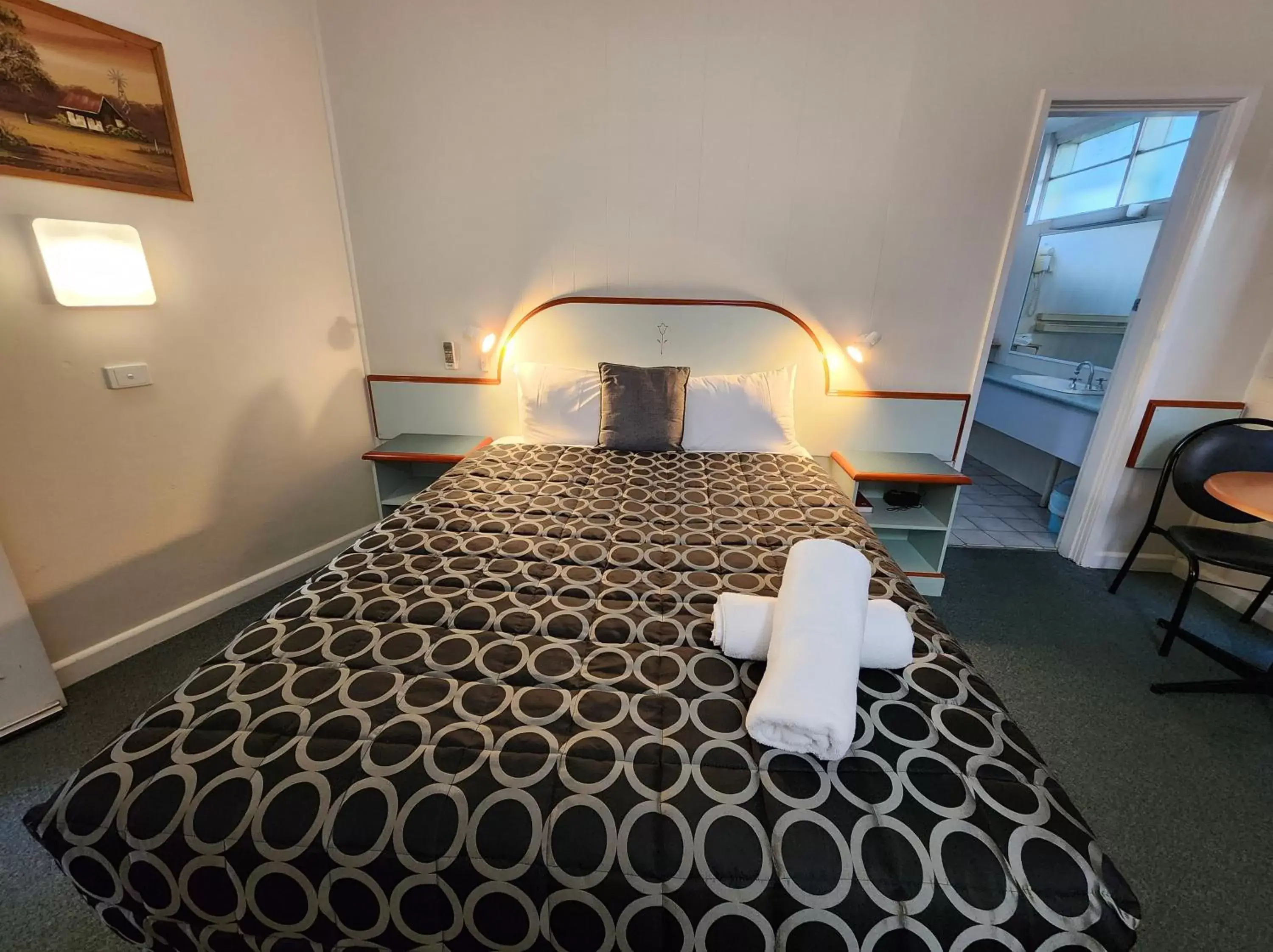 Bedroom, Bed in Hume Inn Motel Albury CBD