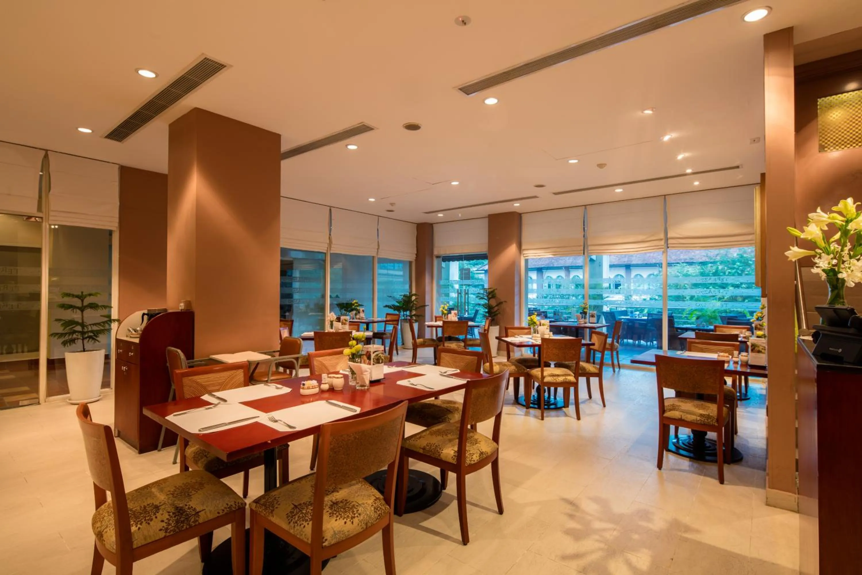 Restaurant/places to eat in Norfolk Mansion - Luxury Serviced Apartment