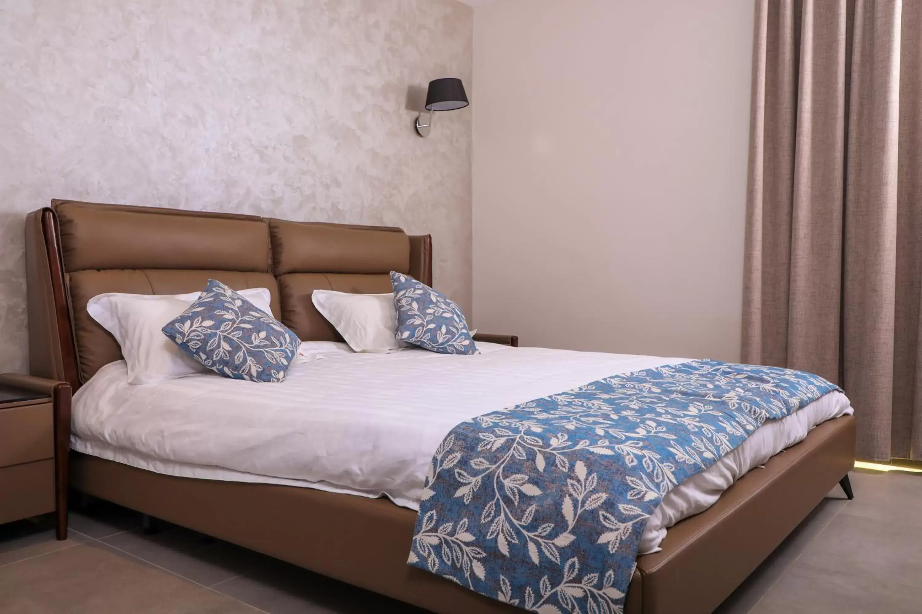 Deluxe Double or Twin Room with City View in My Luxury Hotel Deluxe Double or Twin Room with City View in My Luxury Hotel