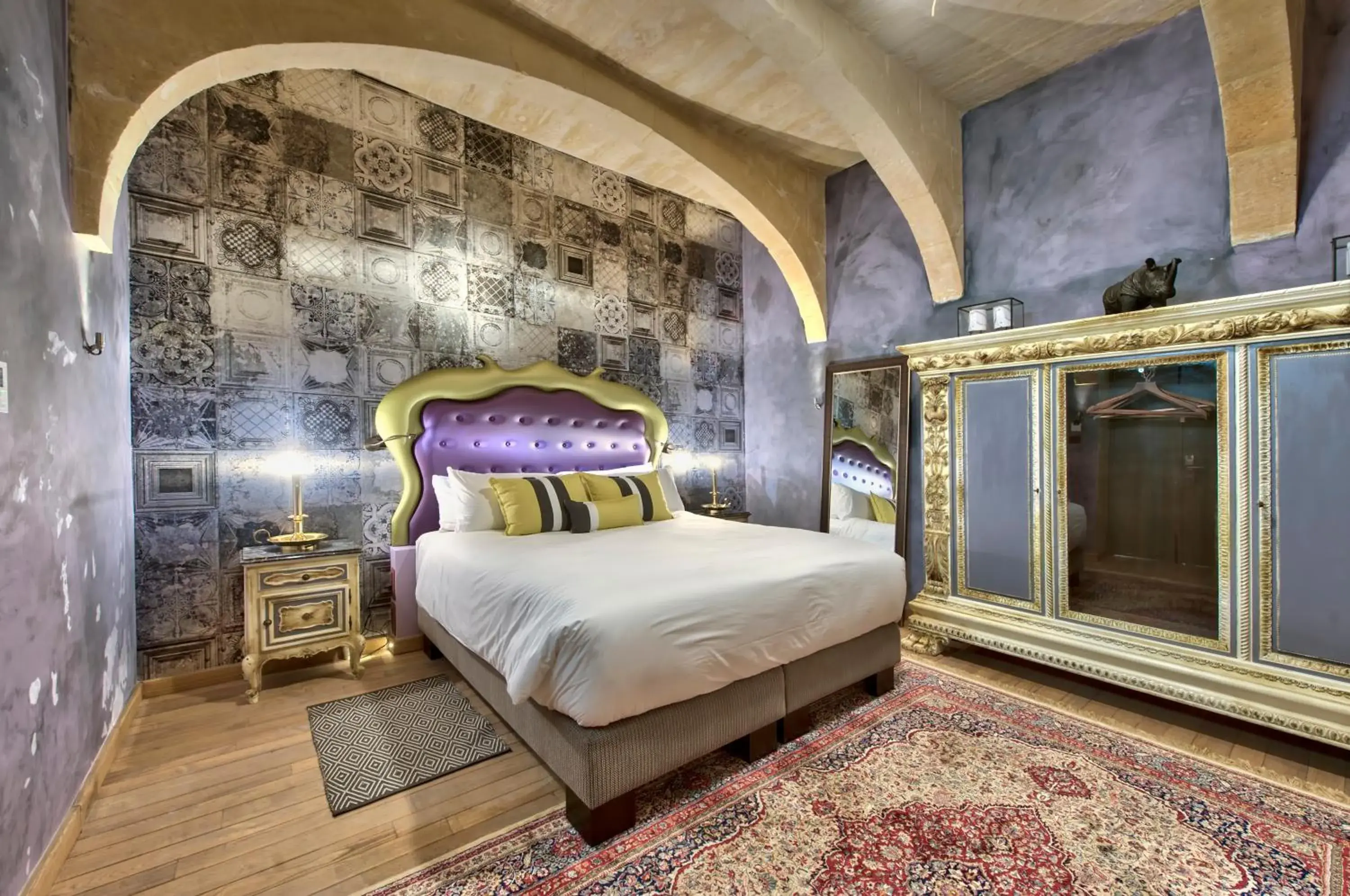 Photo of the whole room, Bed in Palazzo Consiglia - IK Collection