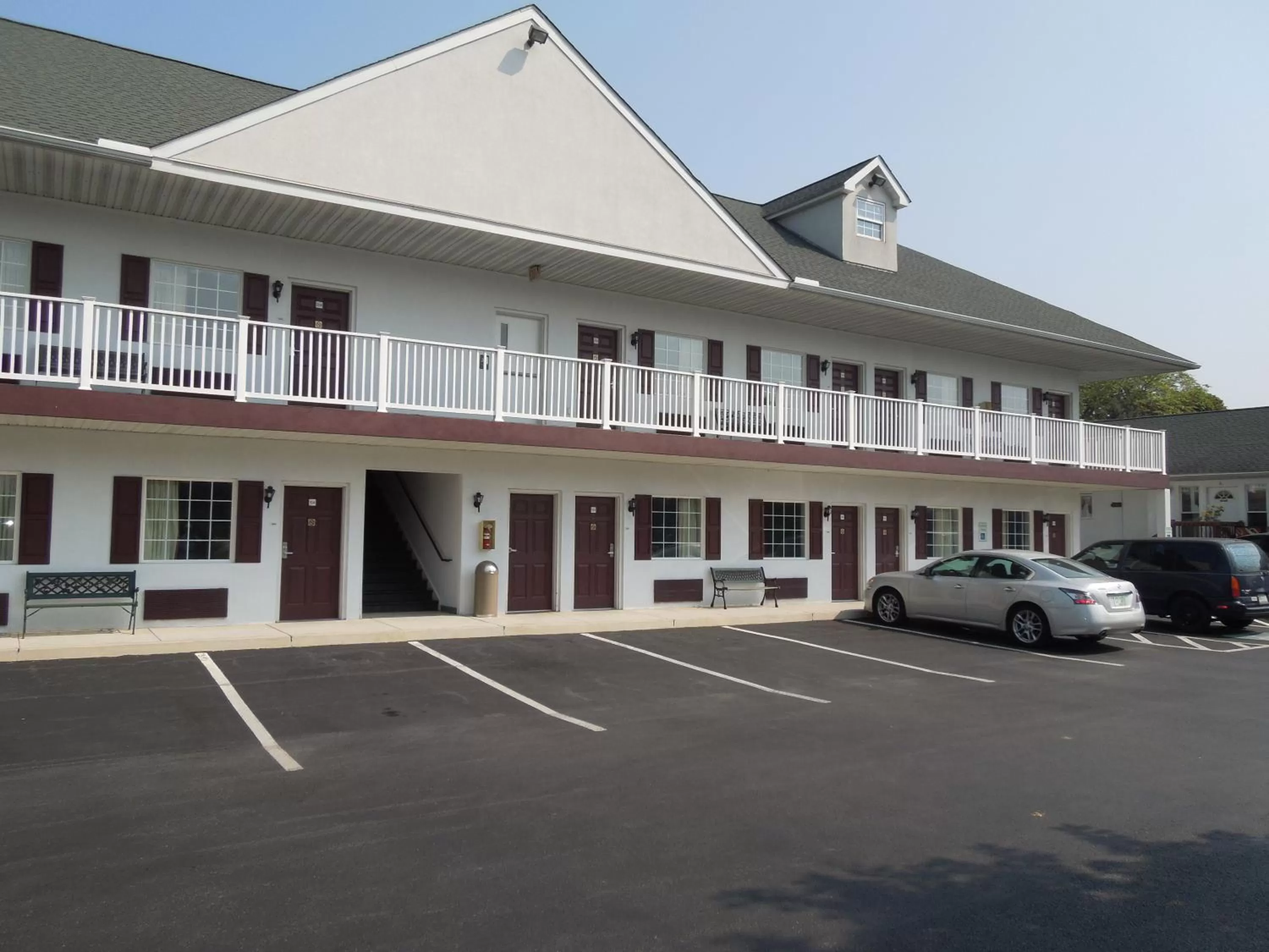 Property building in Scottish Inns Ronks