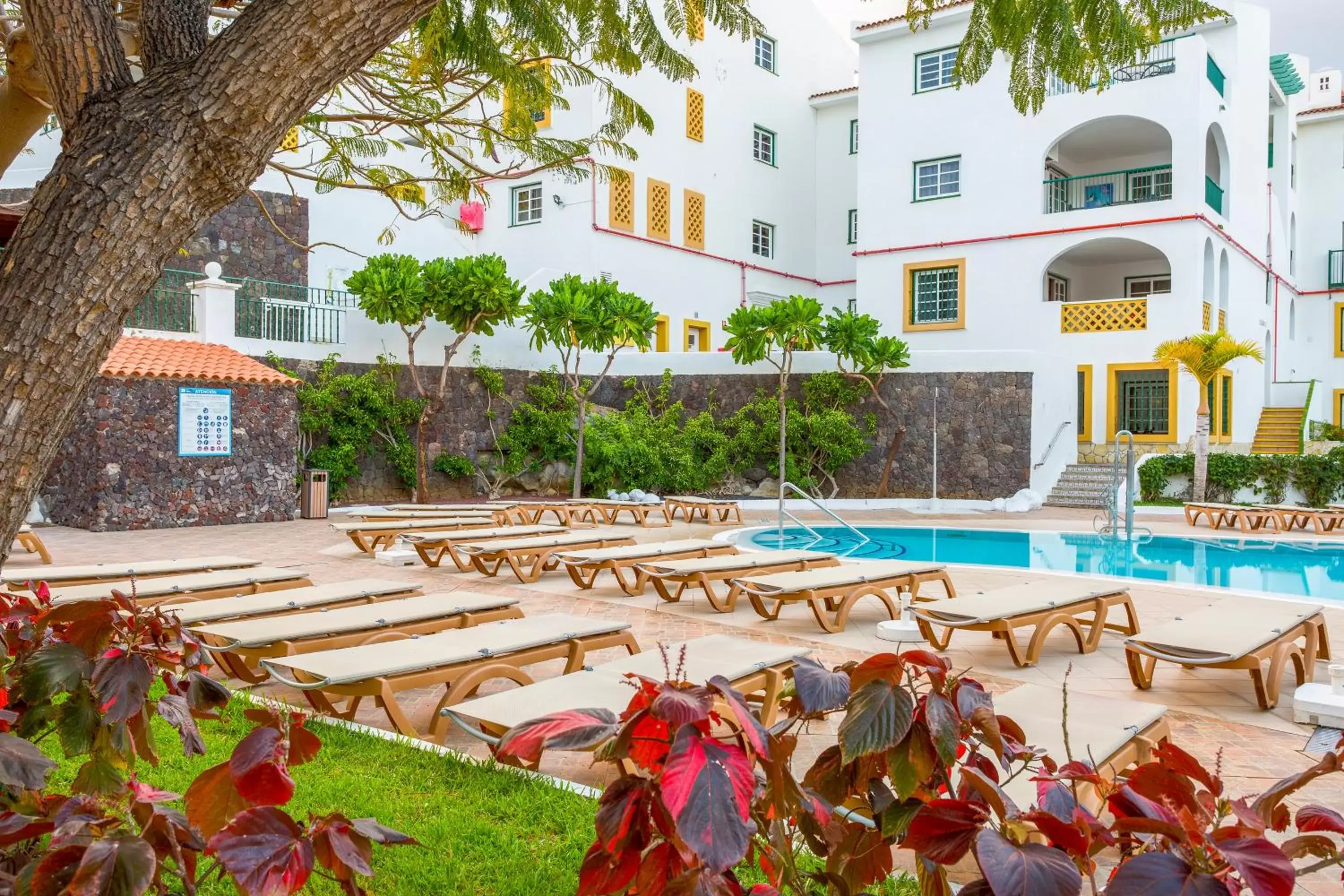 Swimming Pool in Sunset Harbour Club