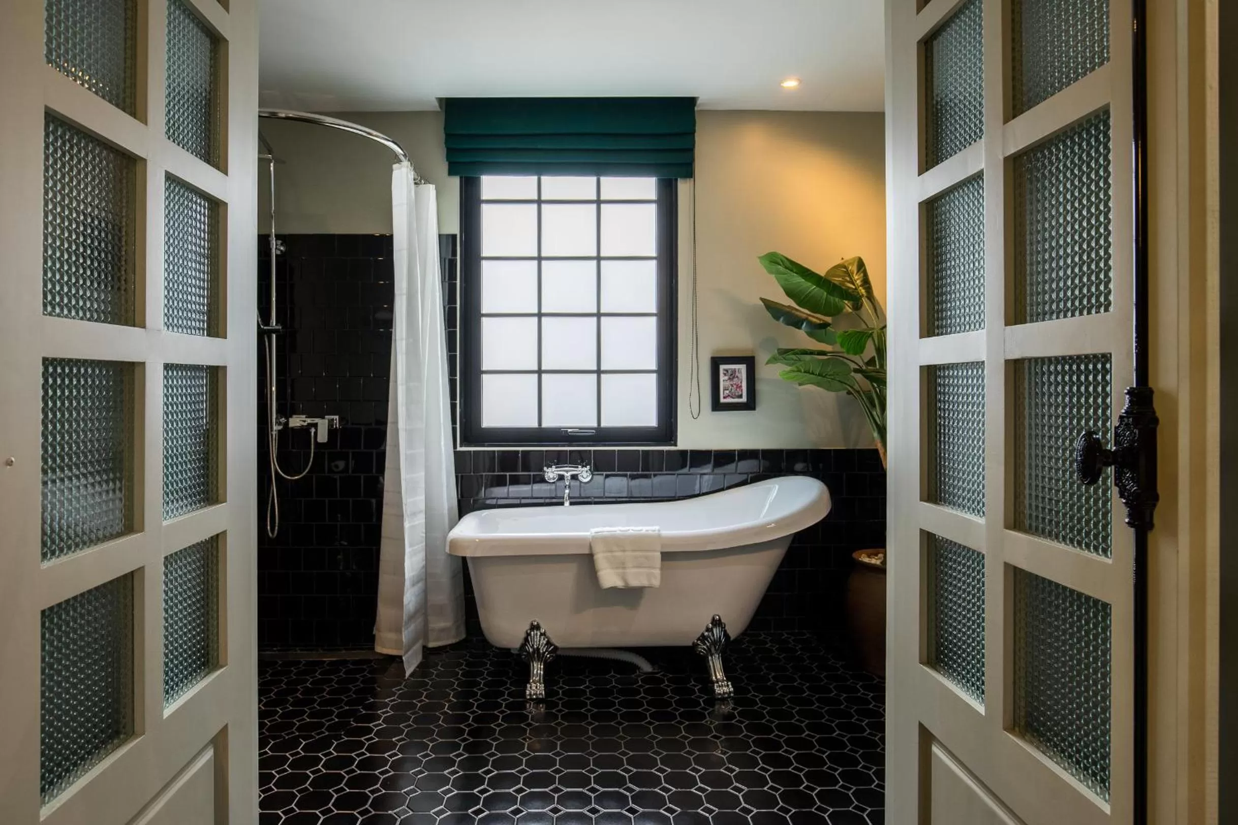 Property building in Hotel Thomas Bangkok