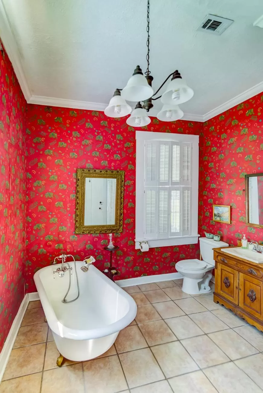 Bath in Steele Cottage