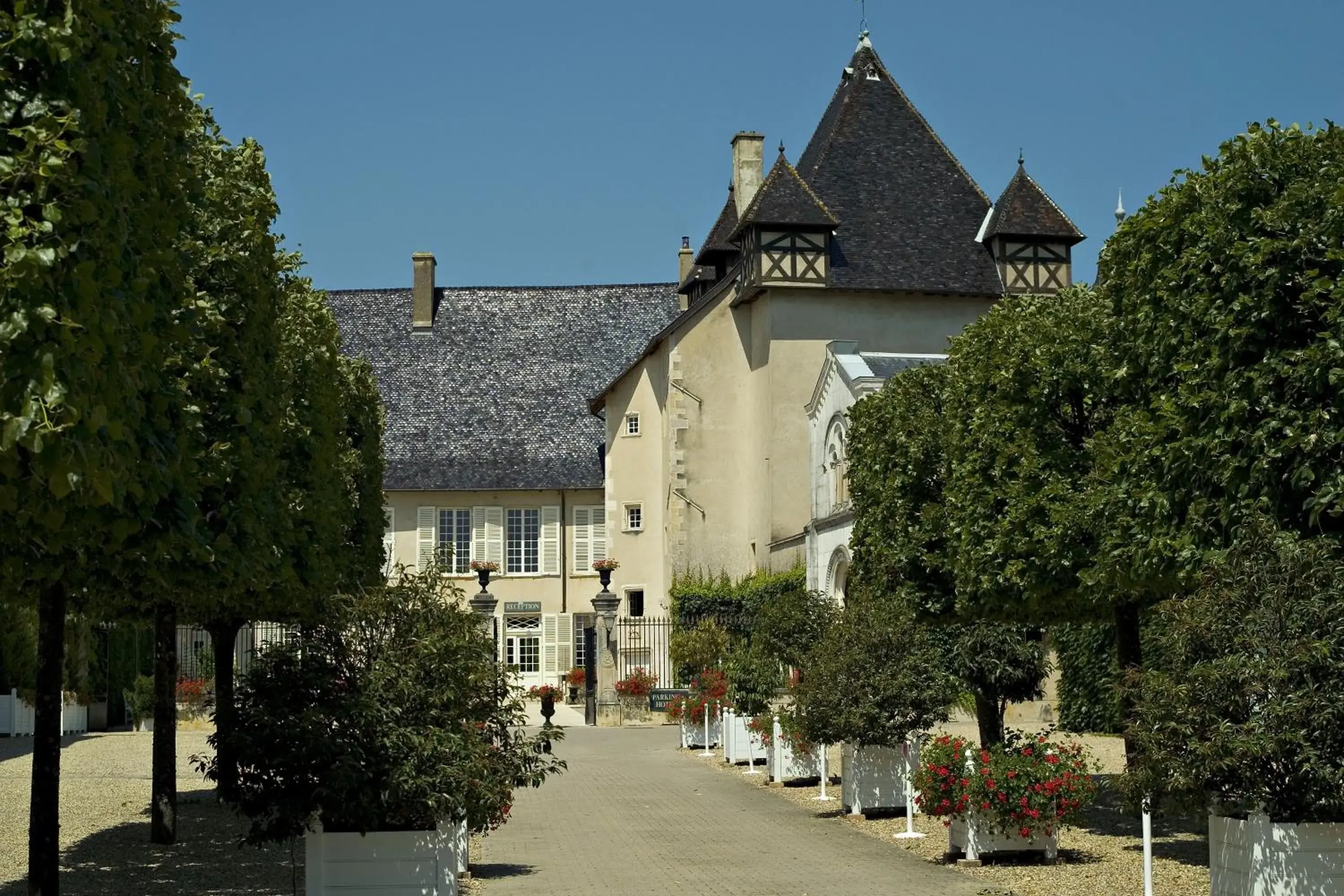 Facade/entrance, Property Building in Château de Pizay