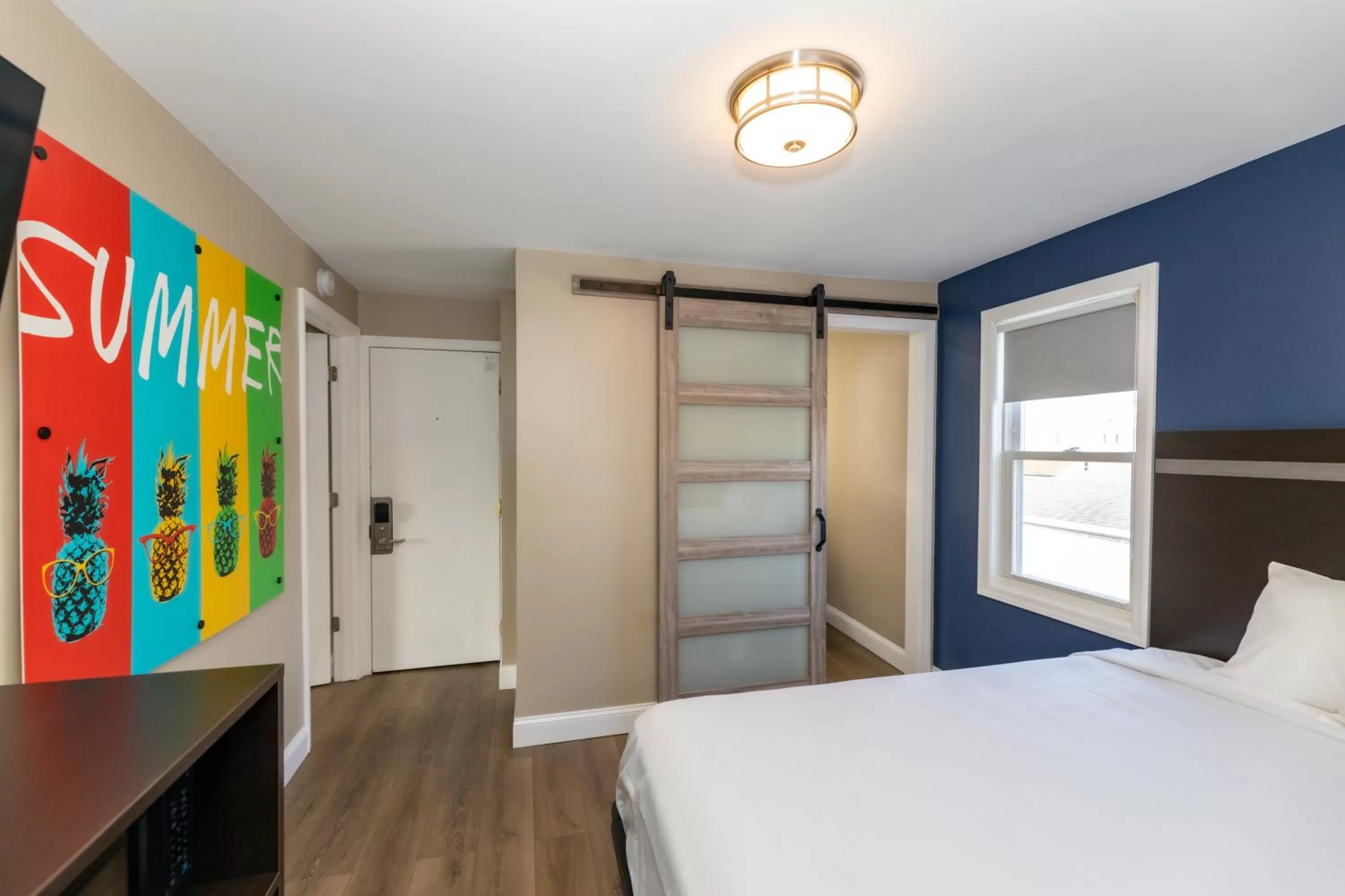 Bedroom, Bed in Seaside Sands Inn