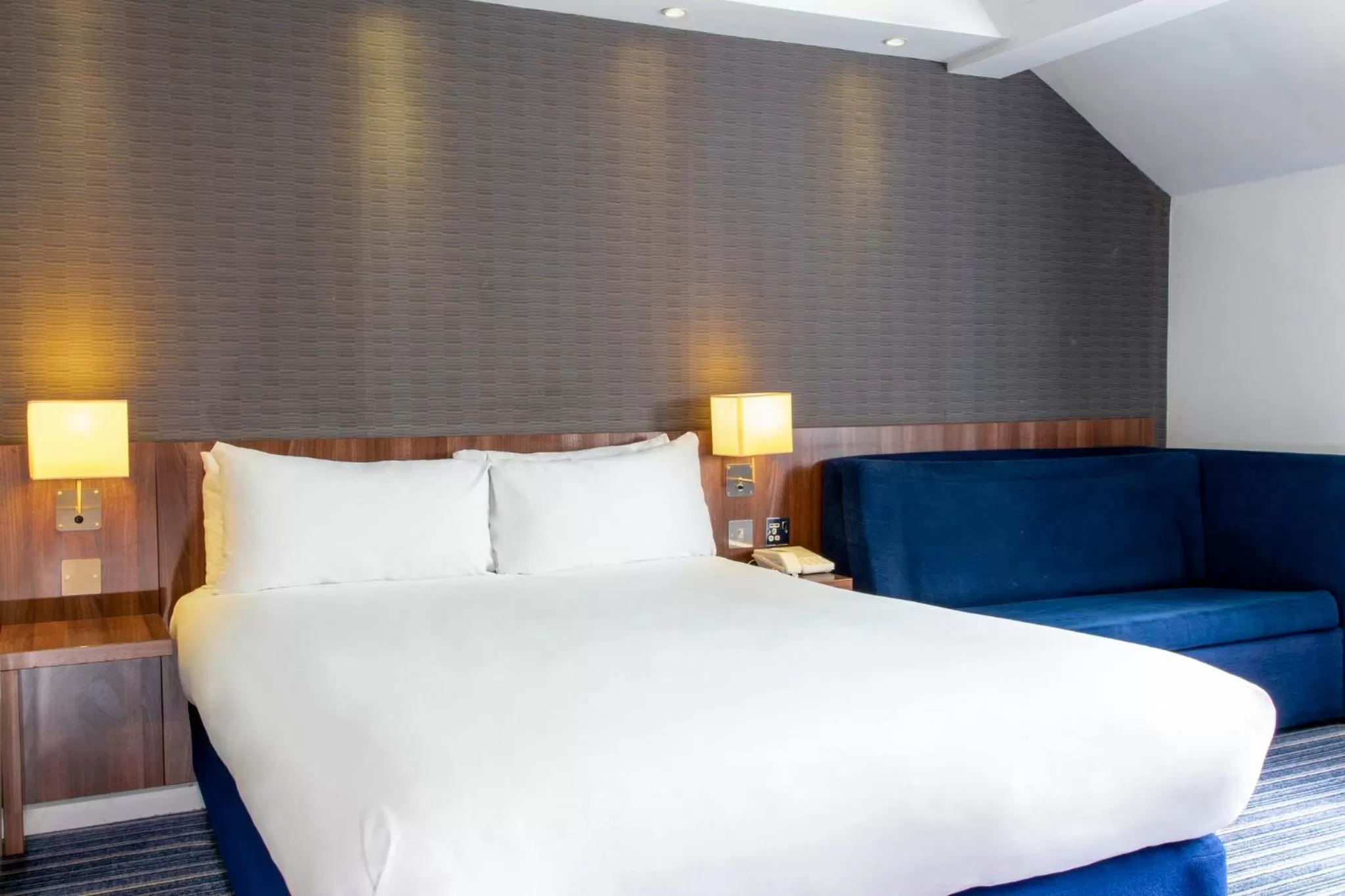 Photo of the whole room, Bed in Holiday Inn Express York by IHG