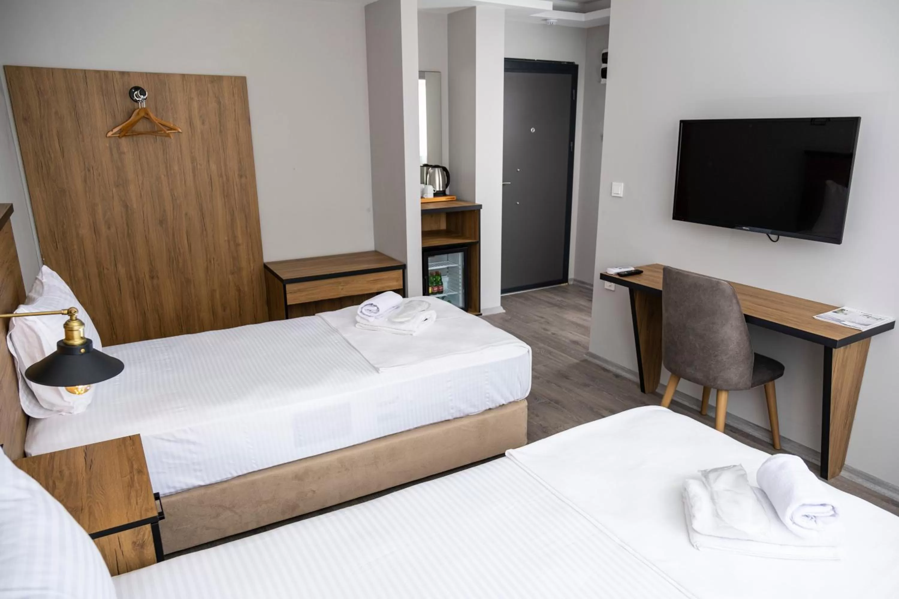 TV and multimedia, Bed in Comfort Center Suit Hotel