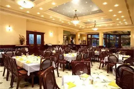 Restaurant/Places to Eat in Palladion Hotel
