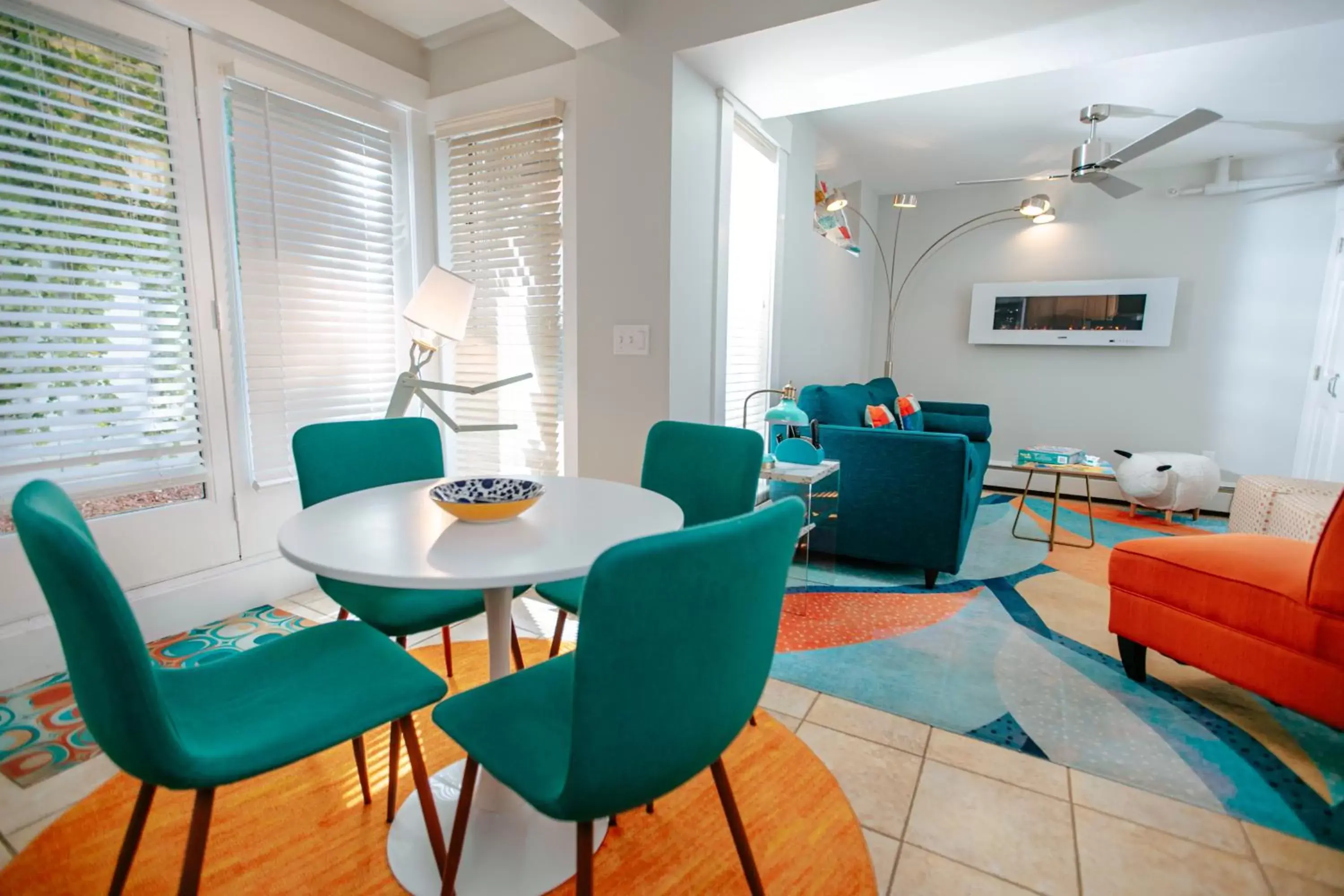 TV and multimedia, Seating Area in The Provincetown Hotel at Gabriel's