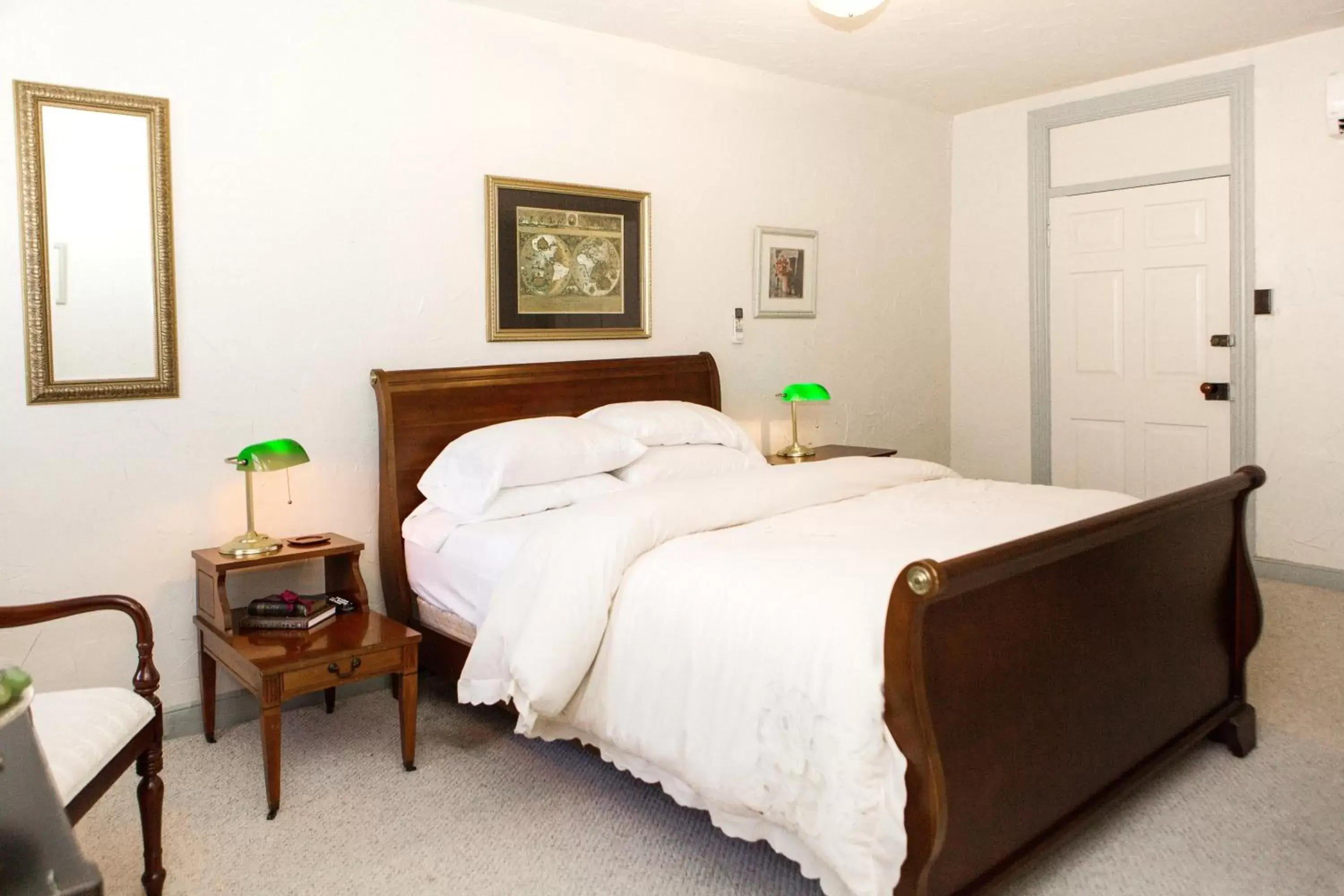 Bed in James Buchanan Hotel, Trademark Collection by Wyndham Bed in James Buchanan Hotel, Trademark Collection by Wyndham