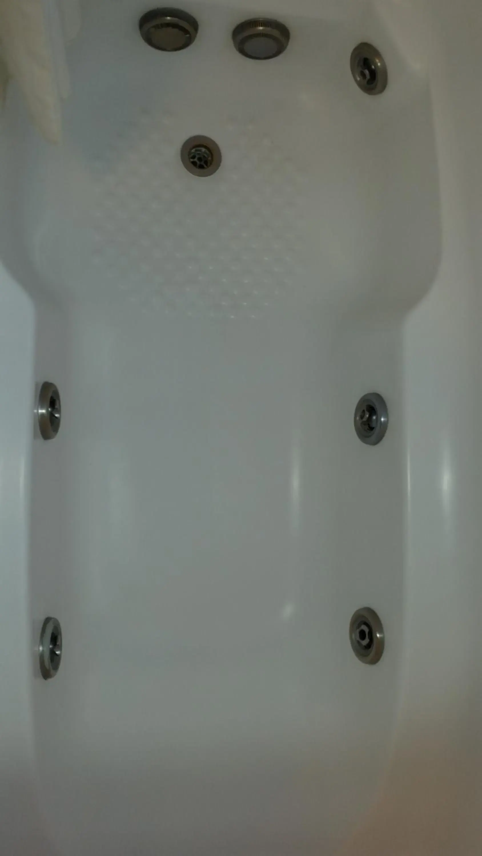 Shower, Bathroom in AAA Northlands Motel