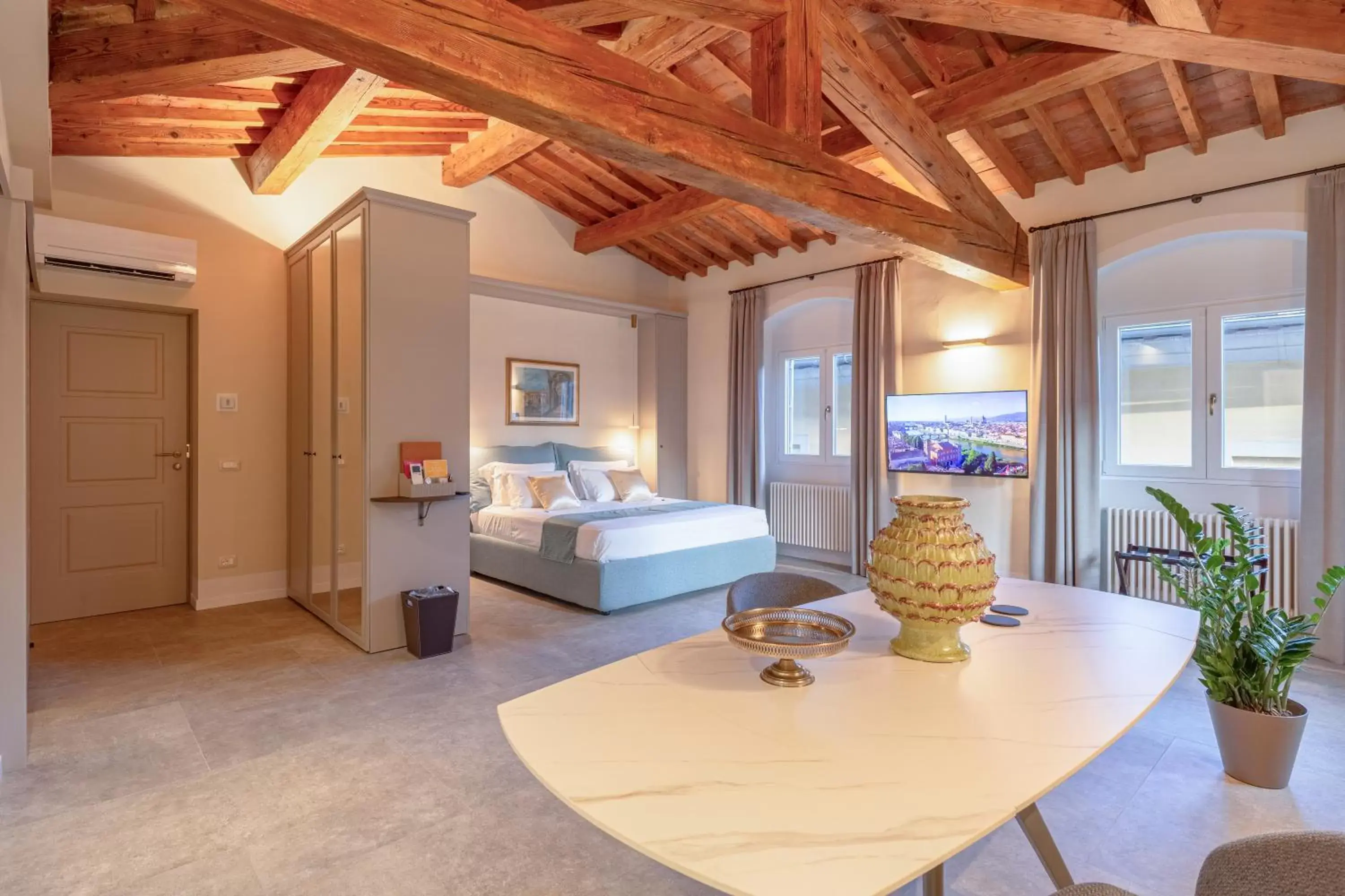 Photo of the whole room in Dimora Le Torri - Boutique Luxury Suites in Florence Historic Centre - Adults Only Photo of the whole room in Dimora Le Torri - Boutique Luxury Suites in Florence Historic Centre - Adults Only