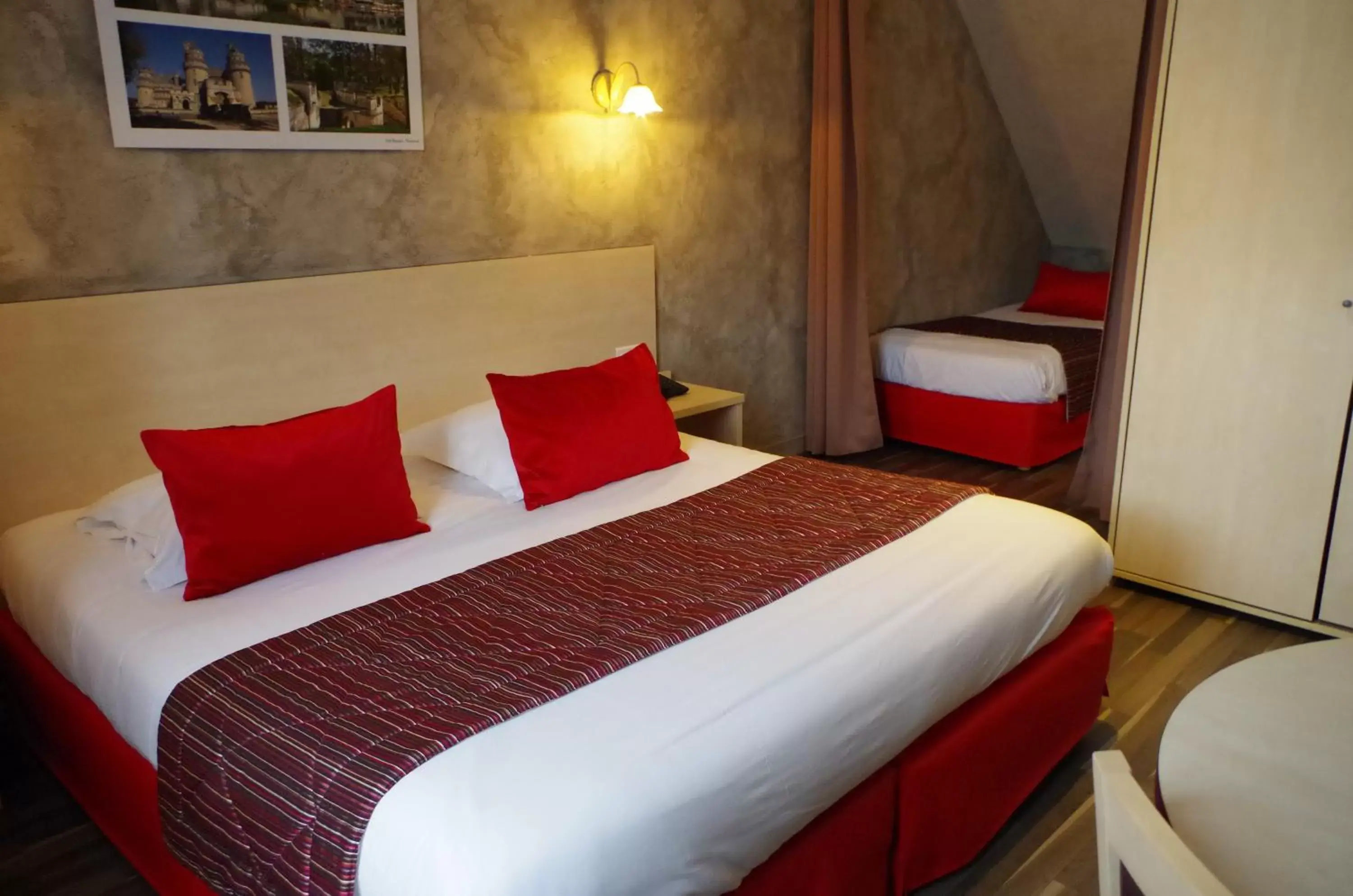 Bedroom, Bed in Logis Hotel Beaudon