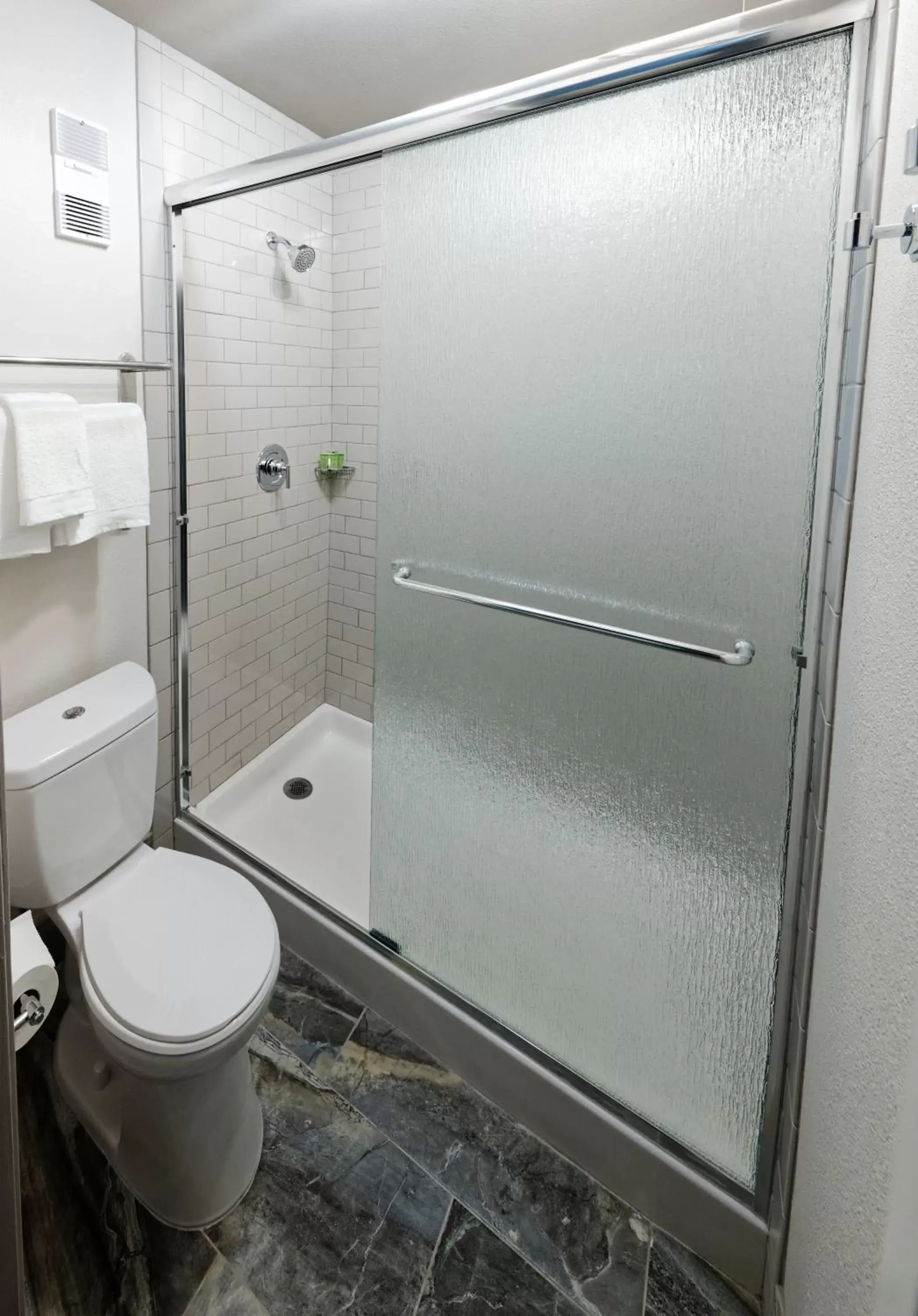 Shower, Bathroom in Silver Sevens Hotel & Casino