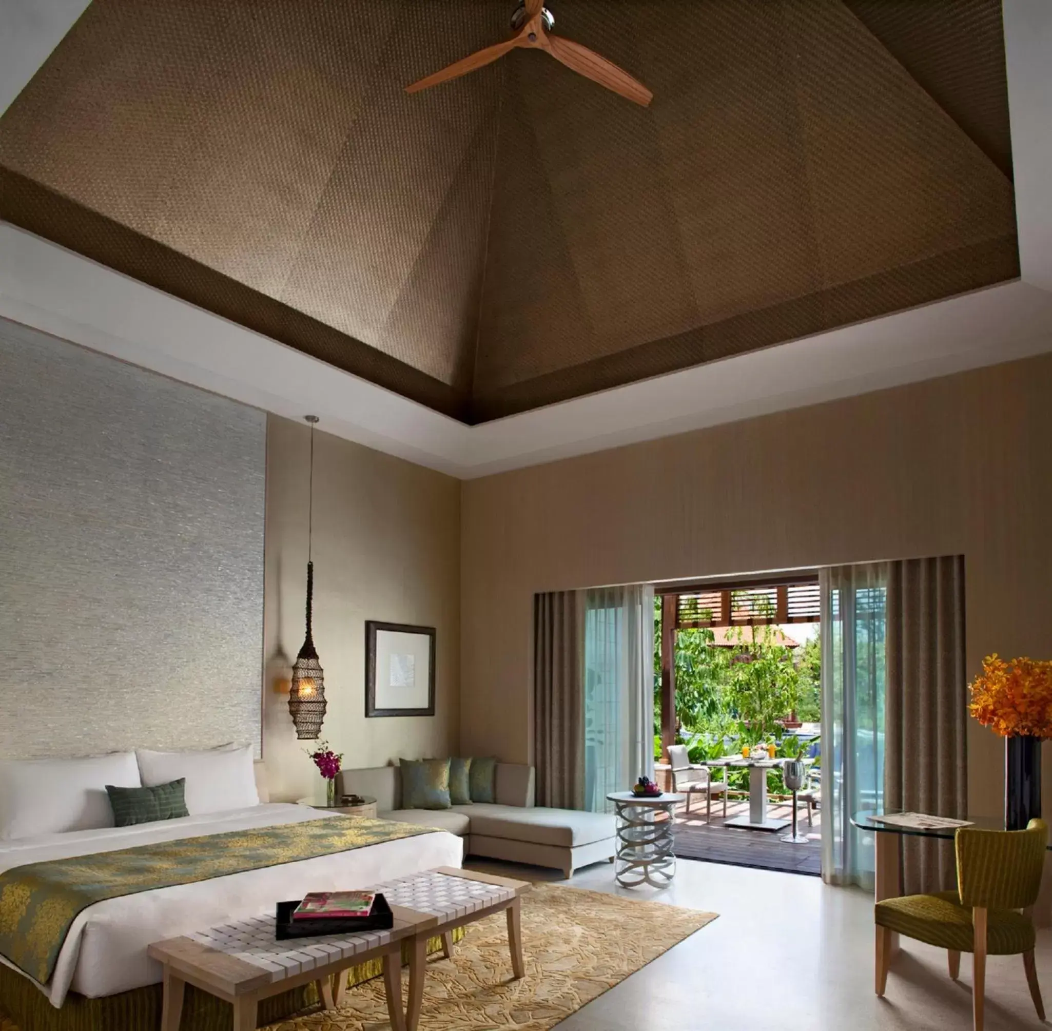 Bedroom, Seating Area in Resorts World Sentosa - Equarius Villas