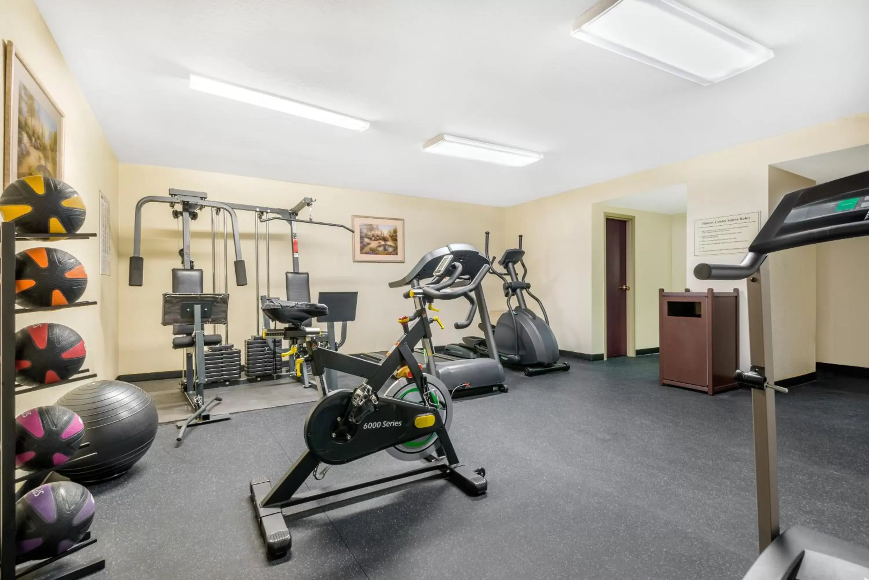 Fitness centre/facilities, Fitness Center/Facilities in Days Inn by Wyndham Indianapolis Northeast