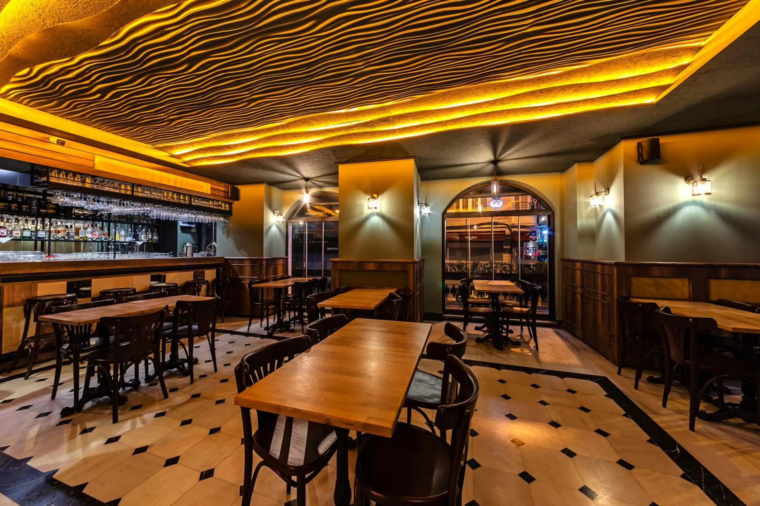 Restaurant/places to eat in Santa Ottoman Hotel Restaurant/places to eat in Santa Ottoman Hotel