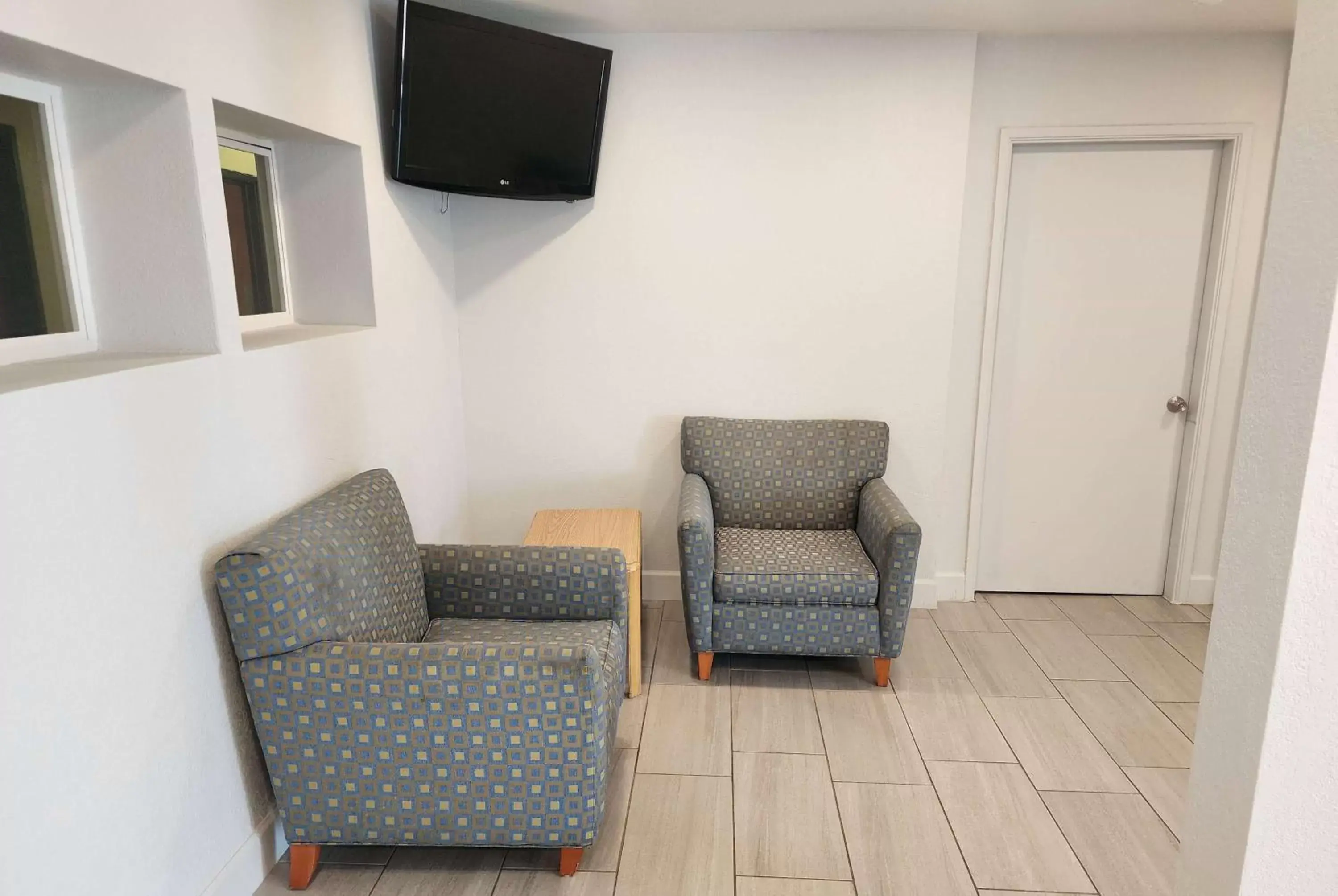 Lobby or reception, Seating Area in Travelodge by Wyndham Stockton