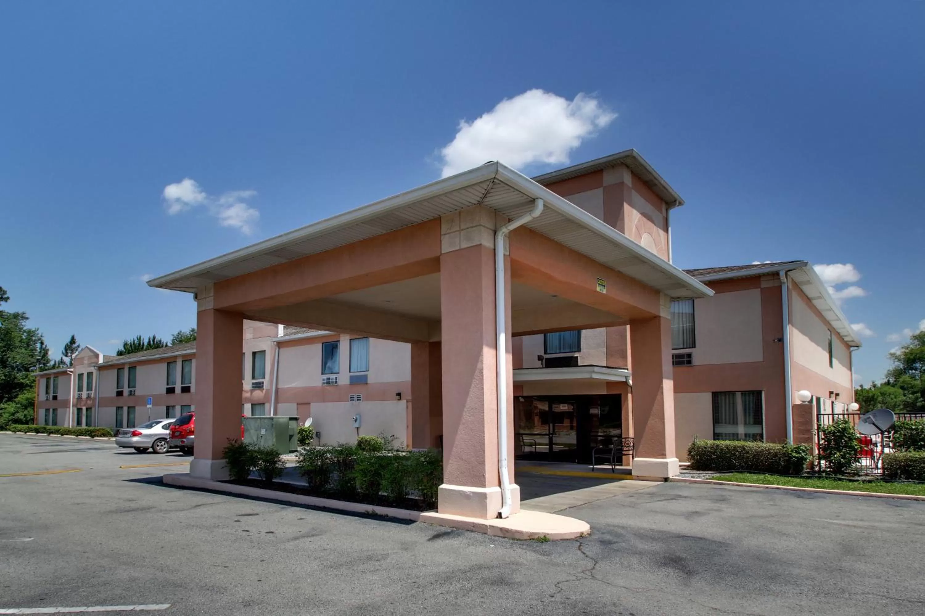 Property building in YurZzz Inn