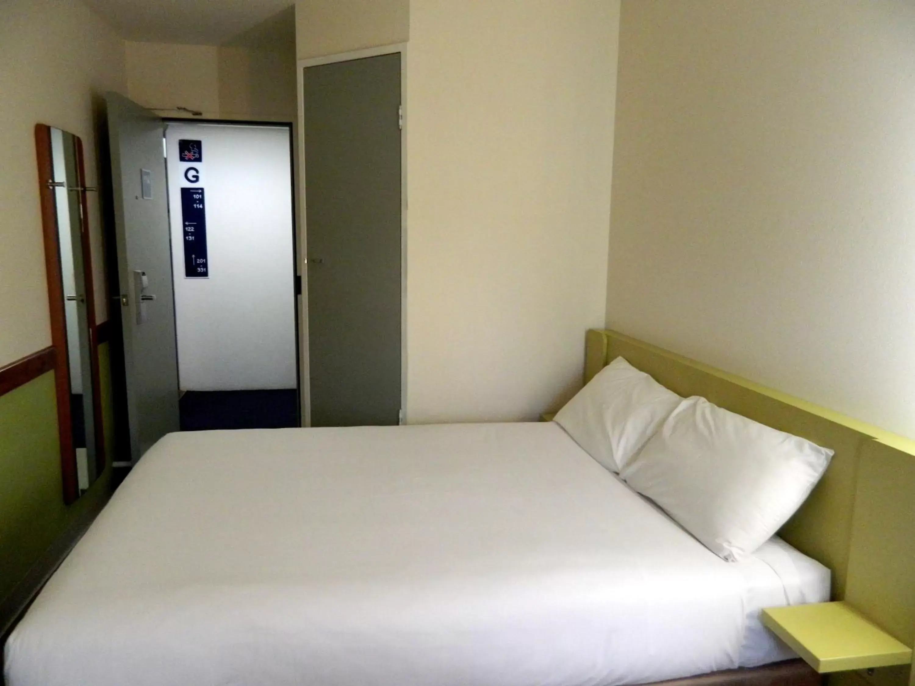 Bed in ibis Budget - Melbourne Airport