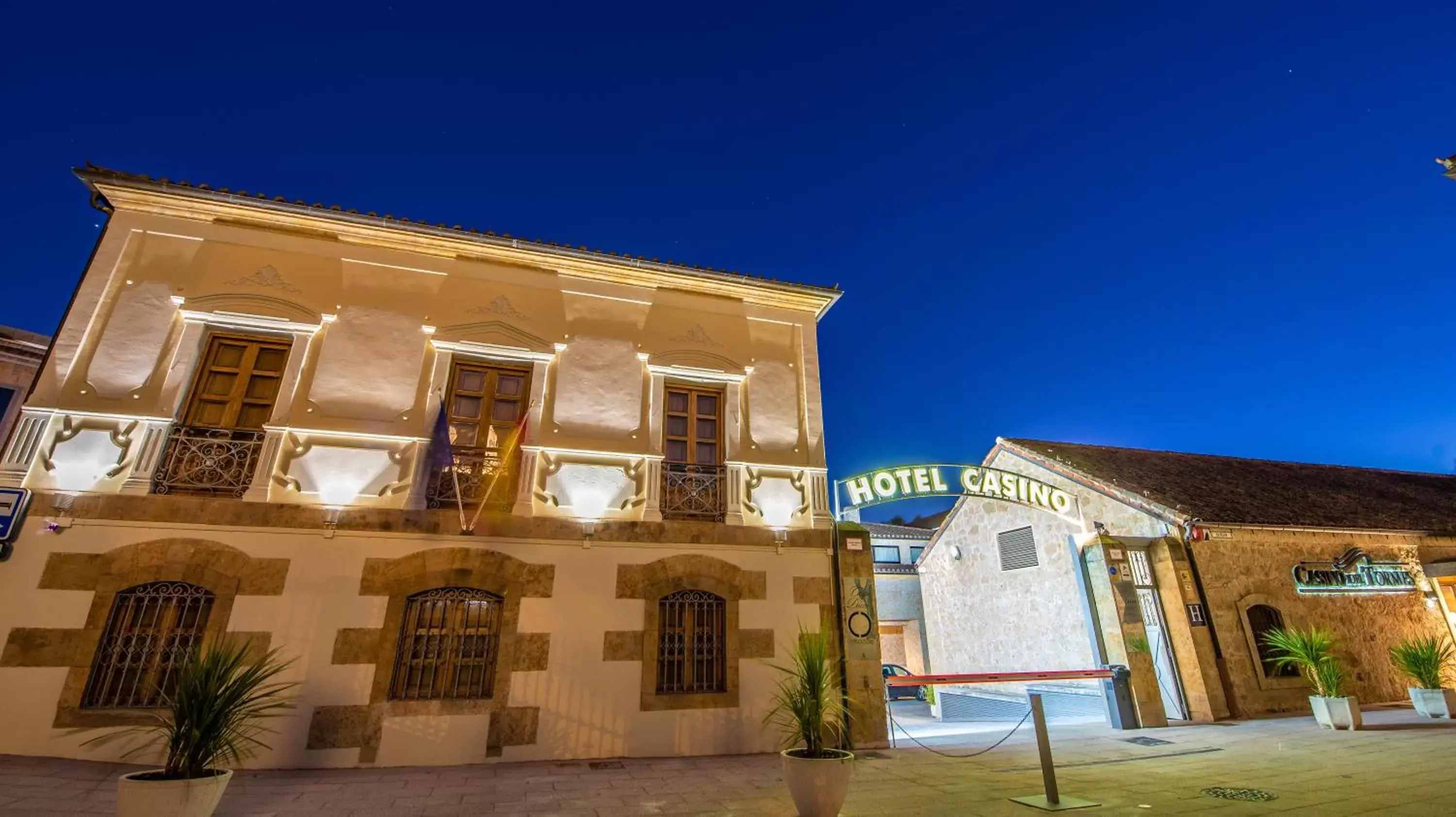 Facade/entrance, Property Building in Hospedium Hotel Casino Del Tormes