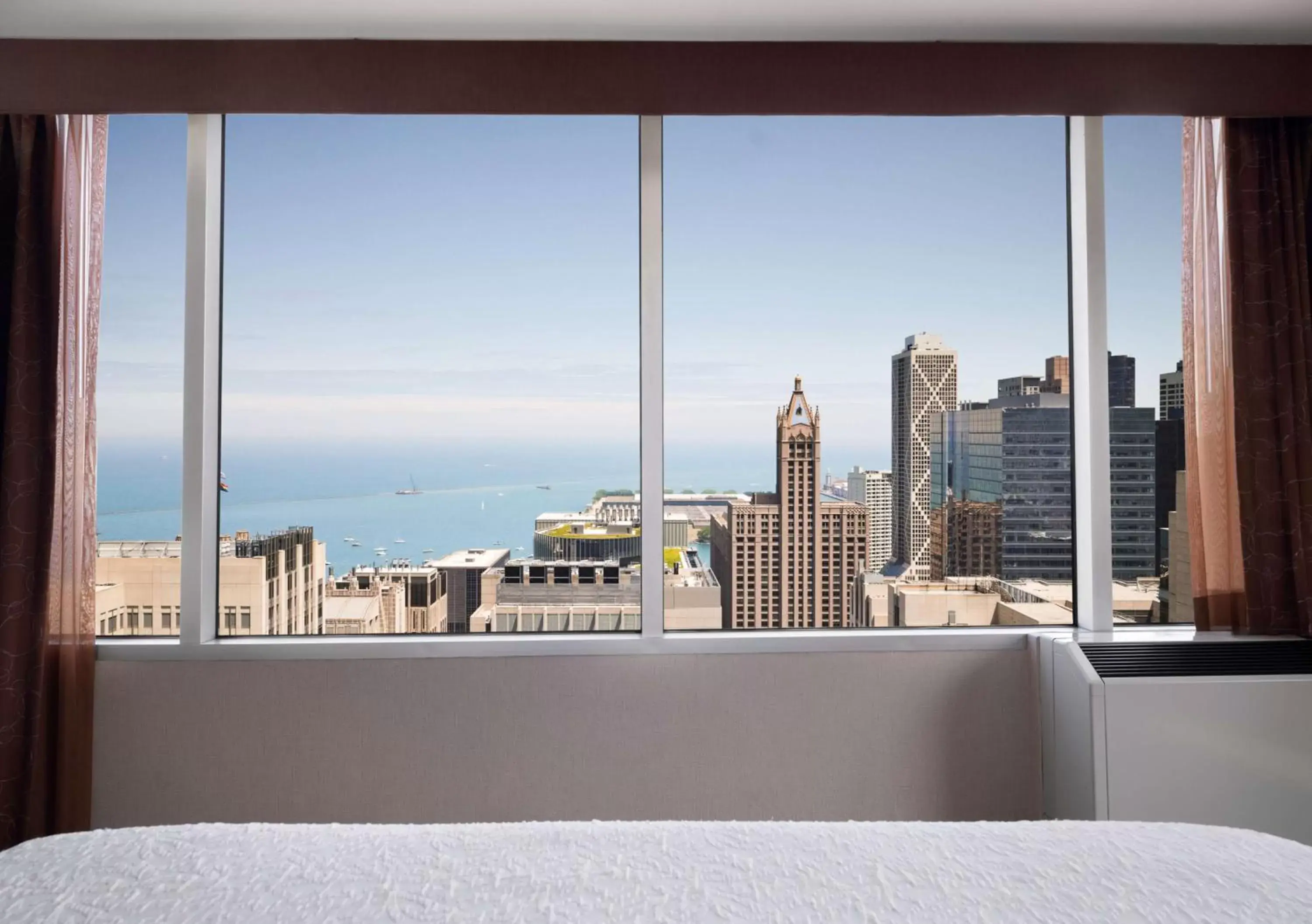 Bed in Hampton Inn Chicago Downtown/Magnificent Mile