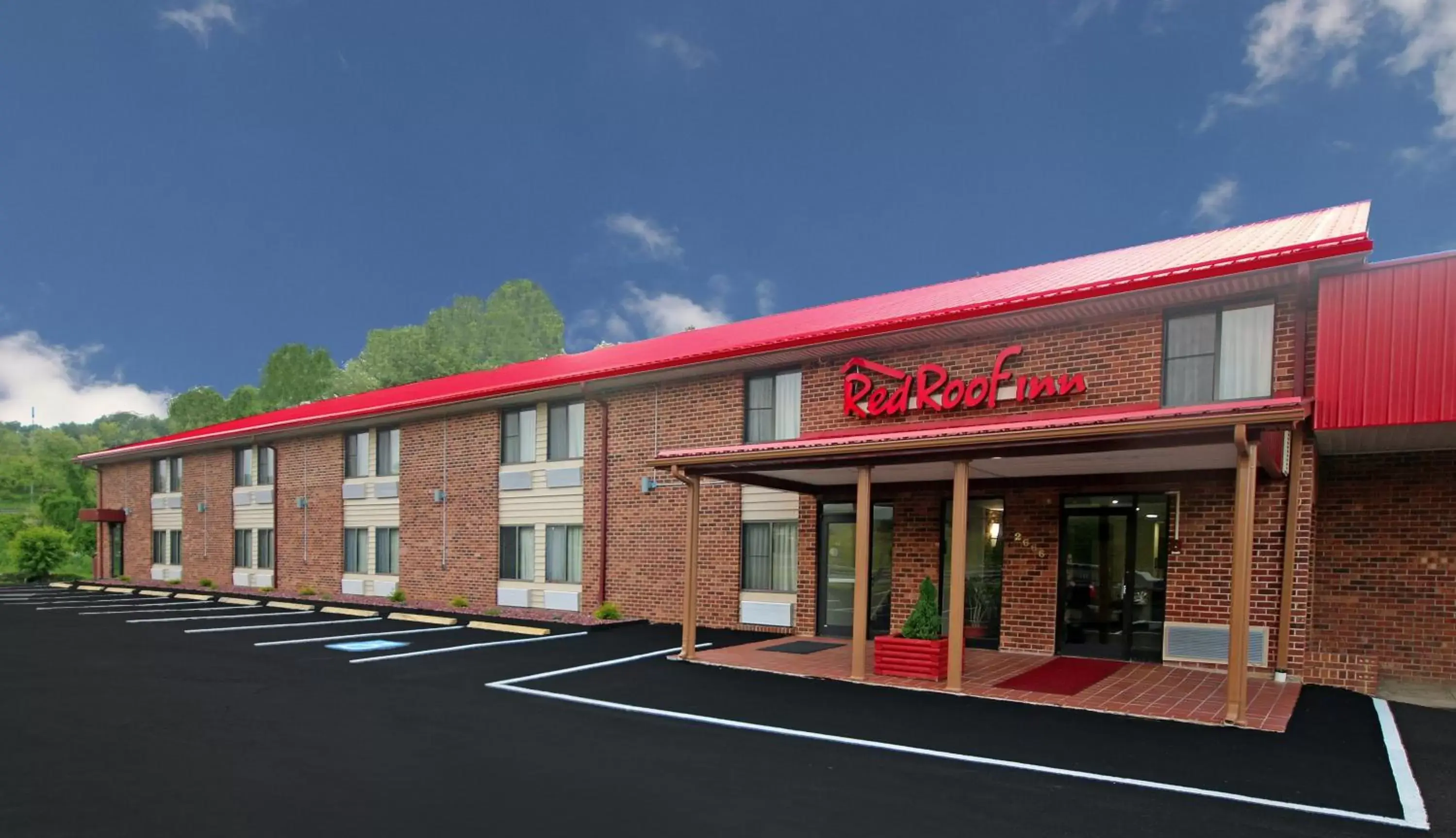 Property Building in Red Roof Inn Hillsville