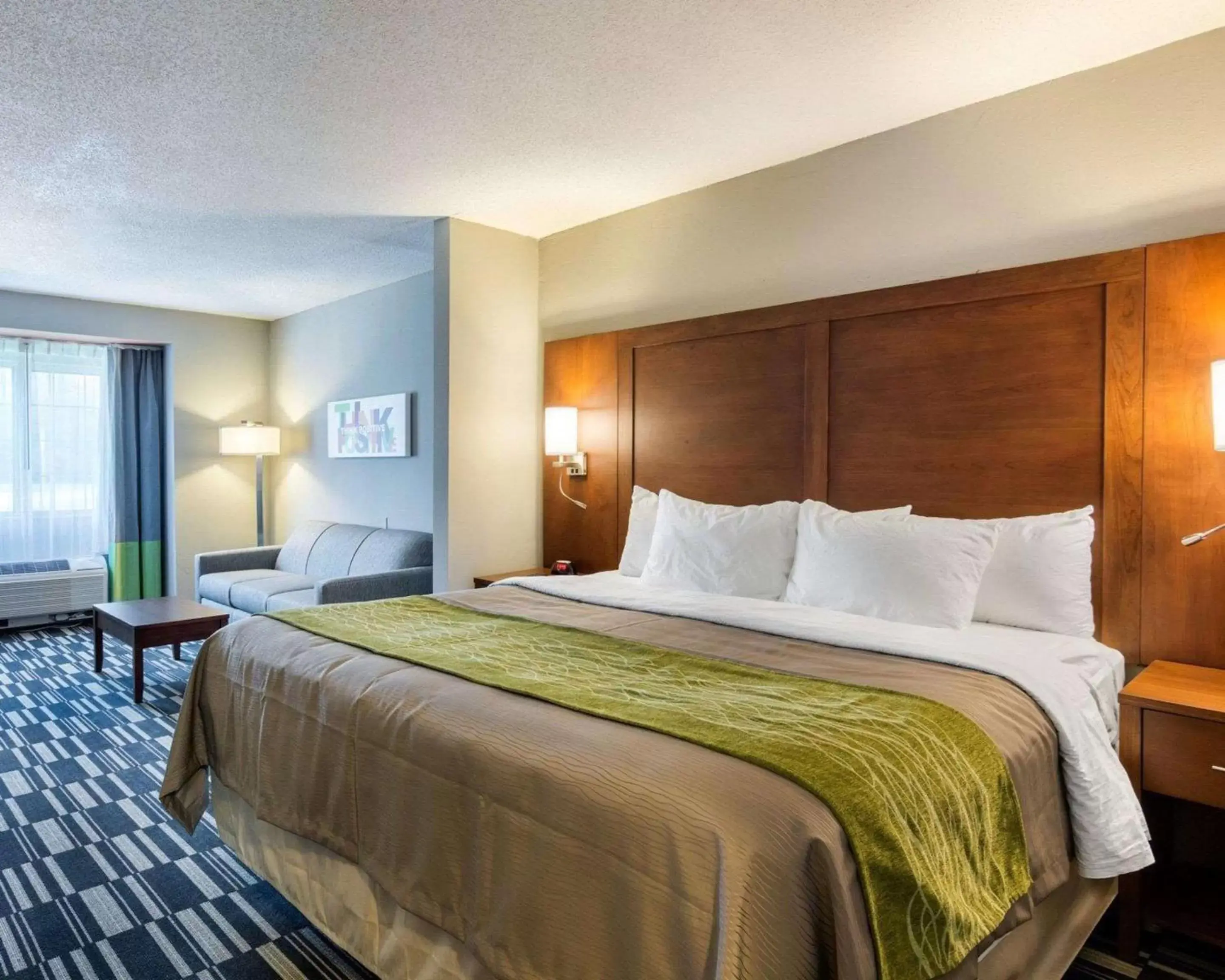 Photo of the whole room, Bed in Quality Inn & Suites Ashland near Kings Dominion