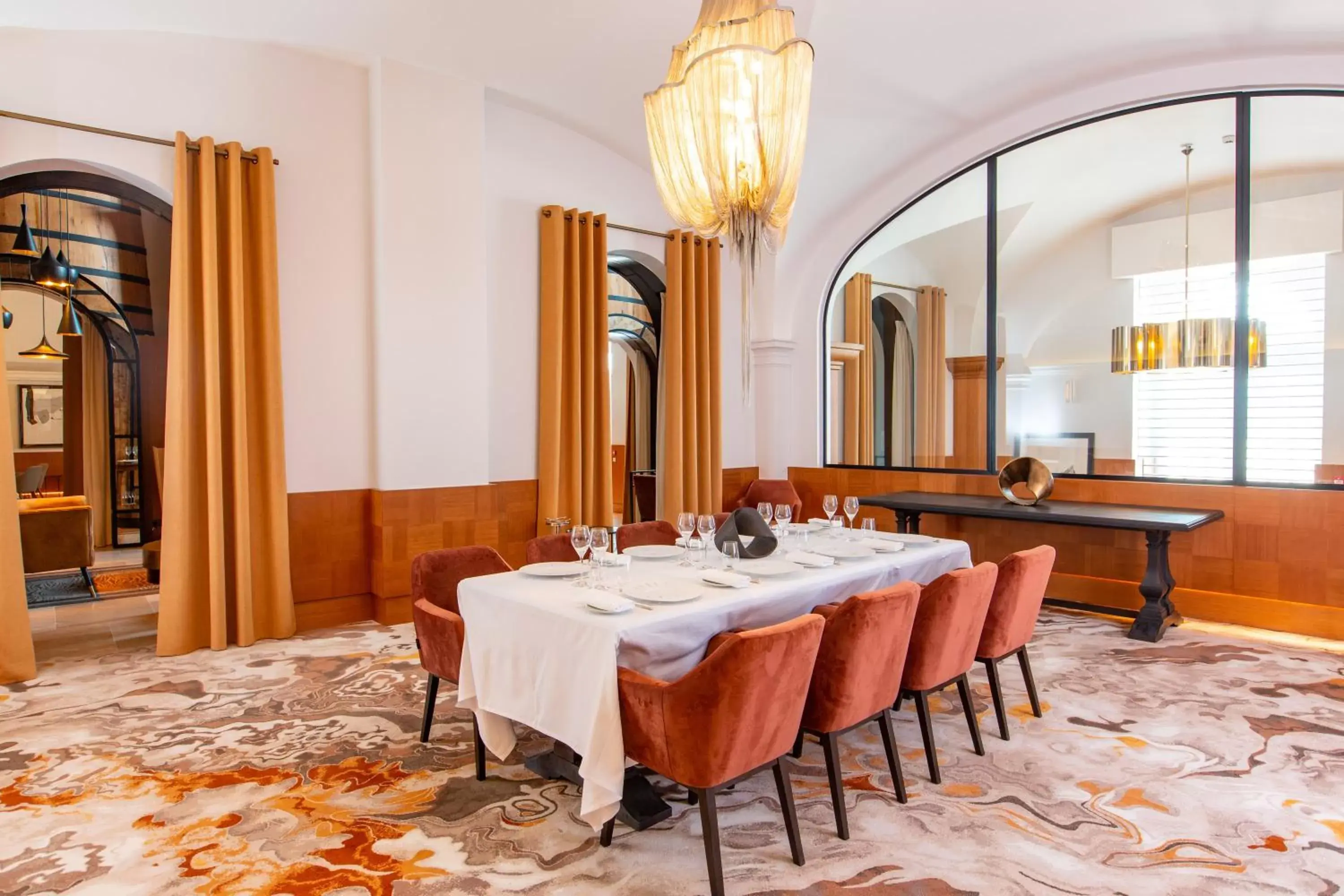 Restaurant/Places to Eat in Hôtel Chais Monnet & Spa