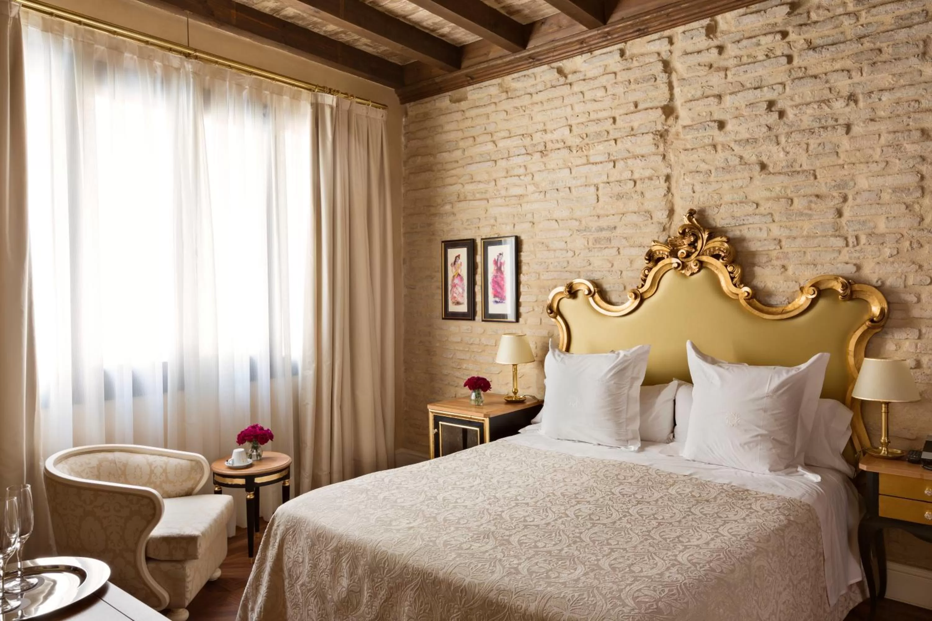 Photo of the whole room, Bed in Hotel Casa 1800 Sevilla