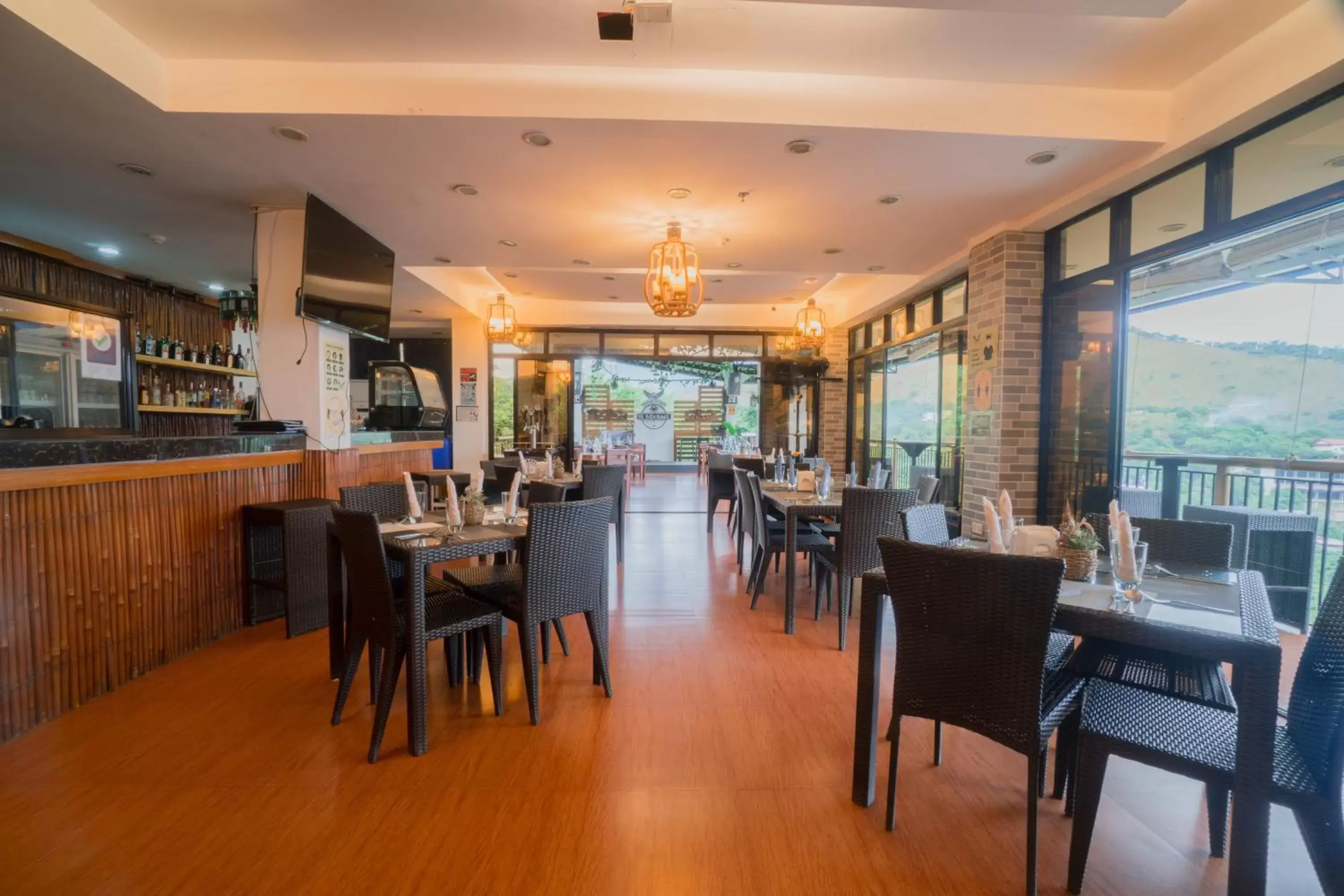 Restaurant/places to eat in Skylodge Resort Restaurant/places to eat in Skylodge Resort