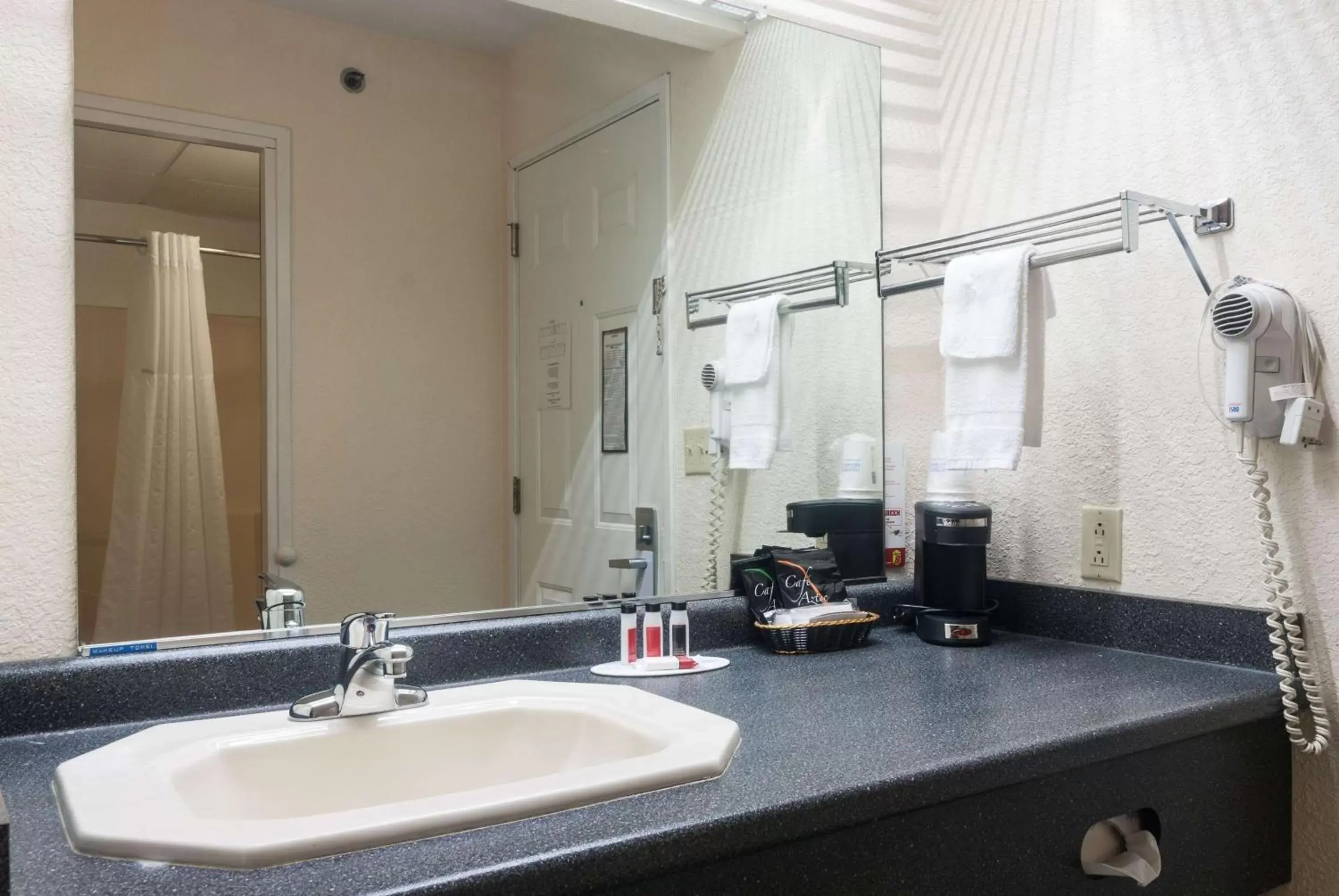 Photo of the whole room, Bathroom in Super 8 by Wyndham Arkansas City KS