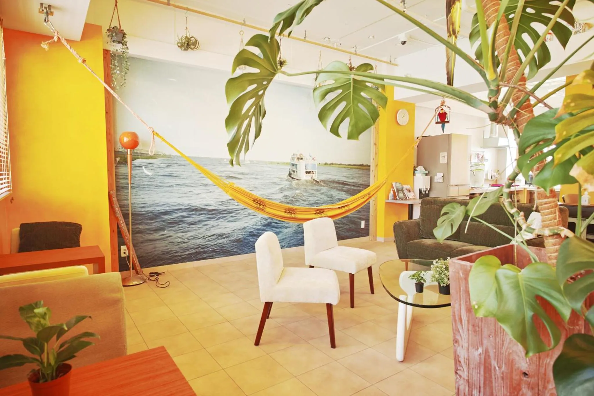 Communal lounge/ TV room in Hostel Casa Noda