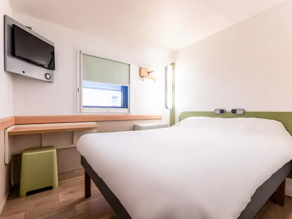 Photo of the whole room, Bed in ibis budget Bordeaux Centre Mériadeck