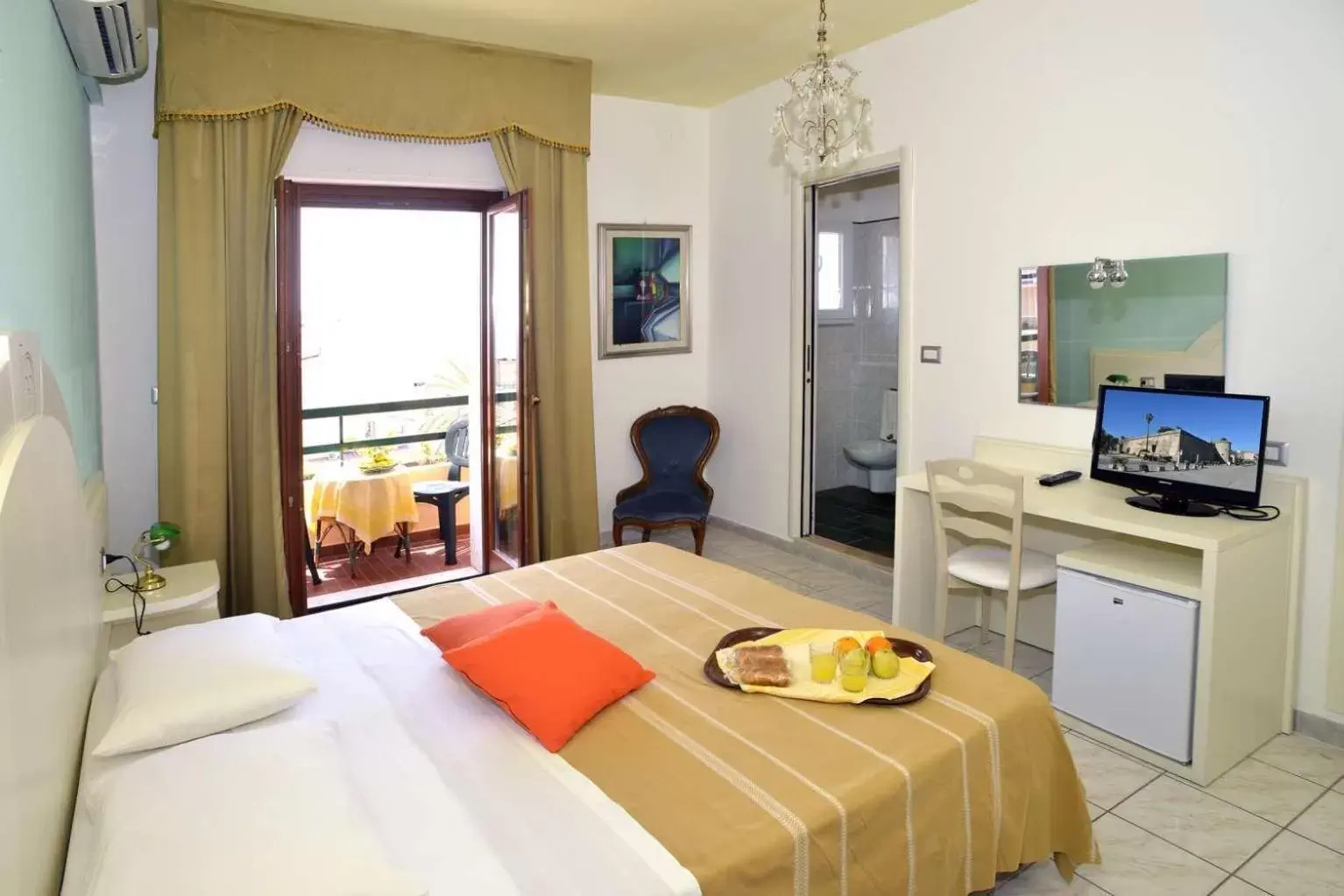 Double or Twin Room with Balcony and Sea View in Hotel La Margherita & SPA Double or Twin Room with Balcony and Sea View in Hotel La Margherita & SPA