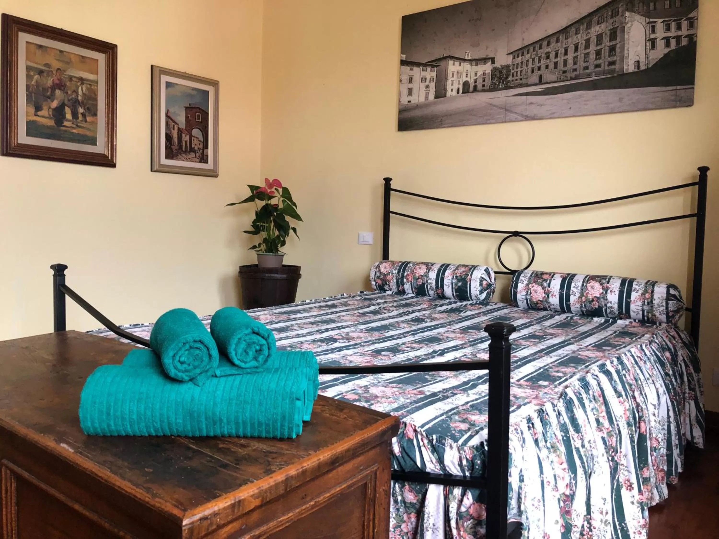 Bed in Villa Orsini - A Retreat in Pisa - Food and Relax