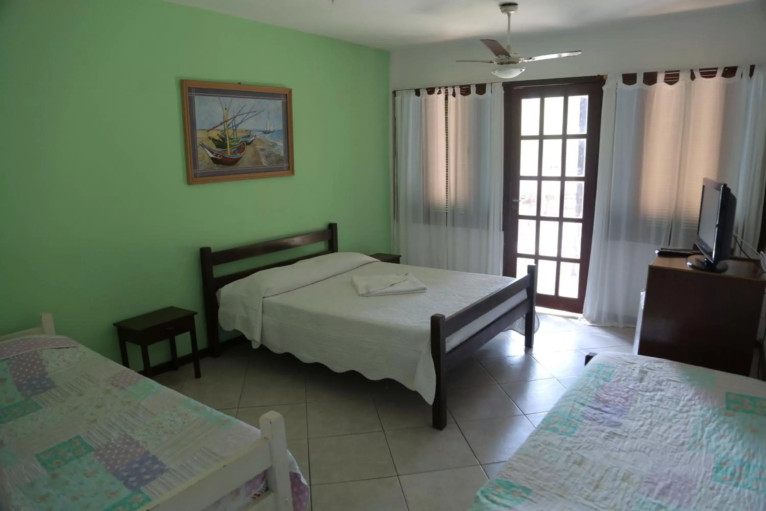 Standard Quadruple Room in Pousada Saint Germain Standard Quadruple Room in Pousada Saint Germain