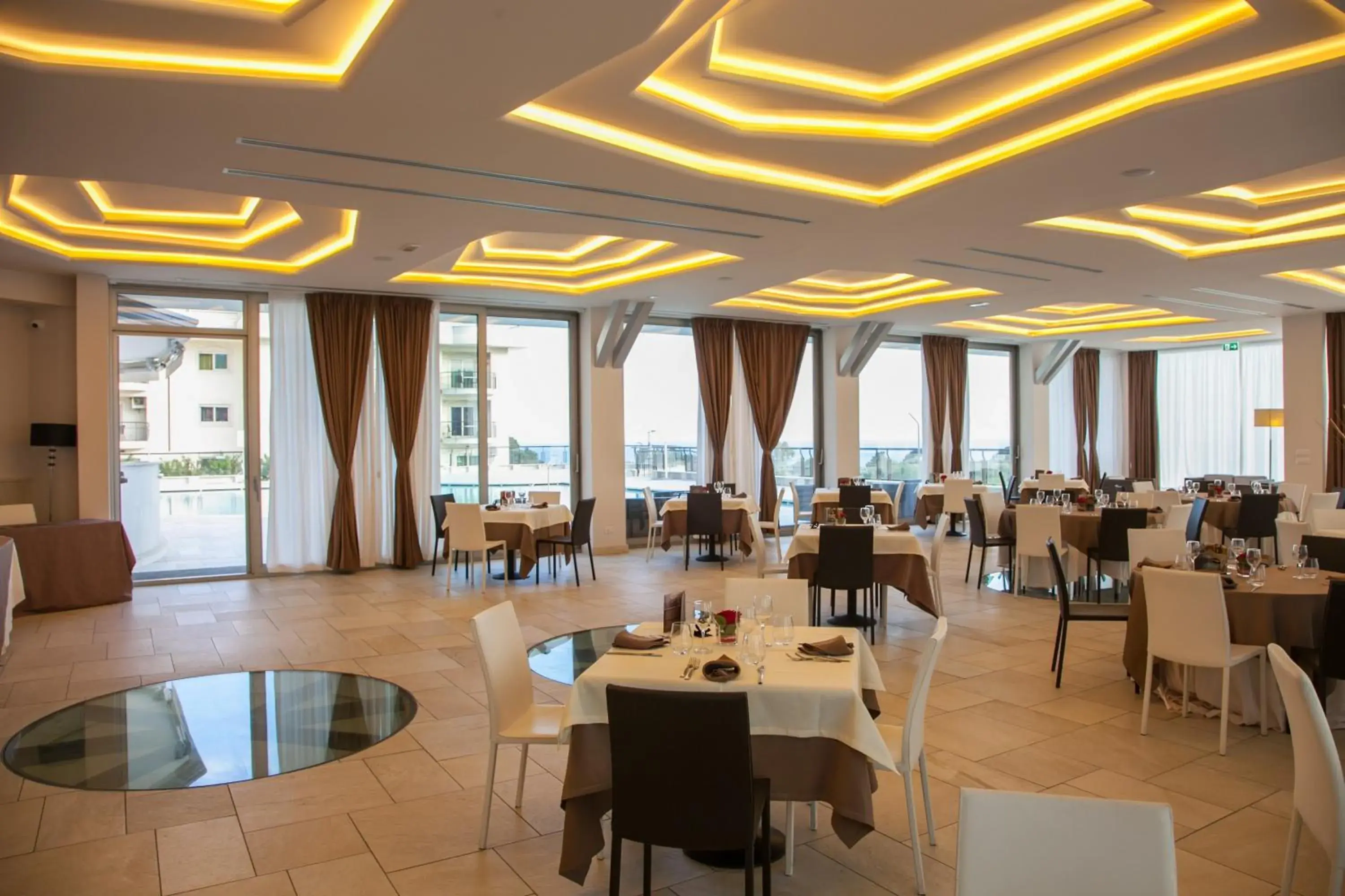 Restaurant/places to eat in 4 Spa Resort Hotel Restaurant/places to eat in 4 Spa Resort Hotel