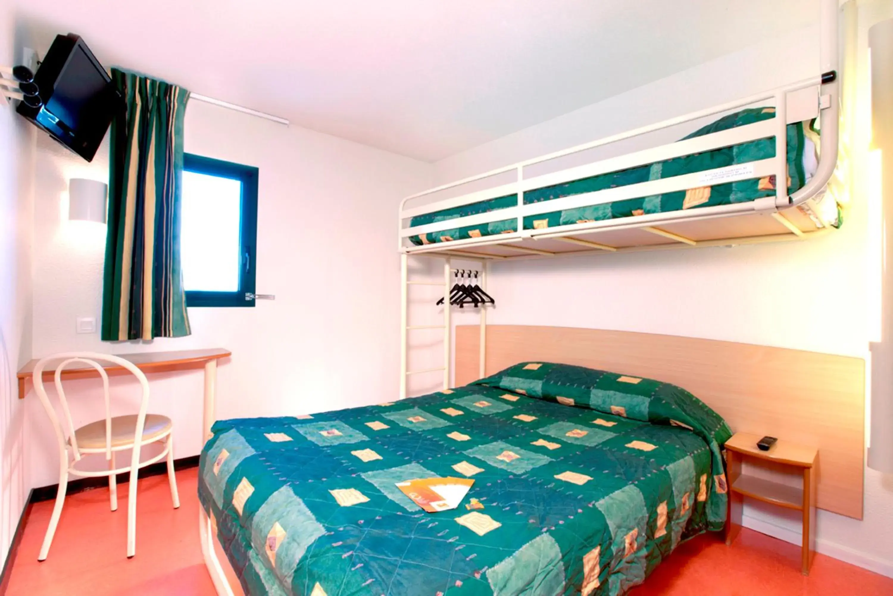 Bedroom, Bed in Premiere Classe Dunkerque Sud - Loon Plage