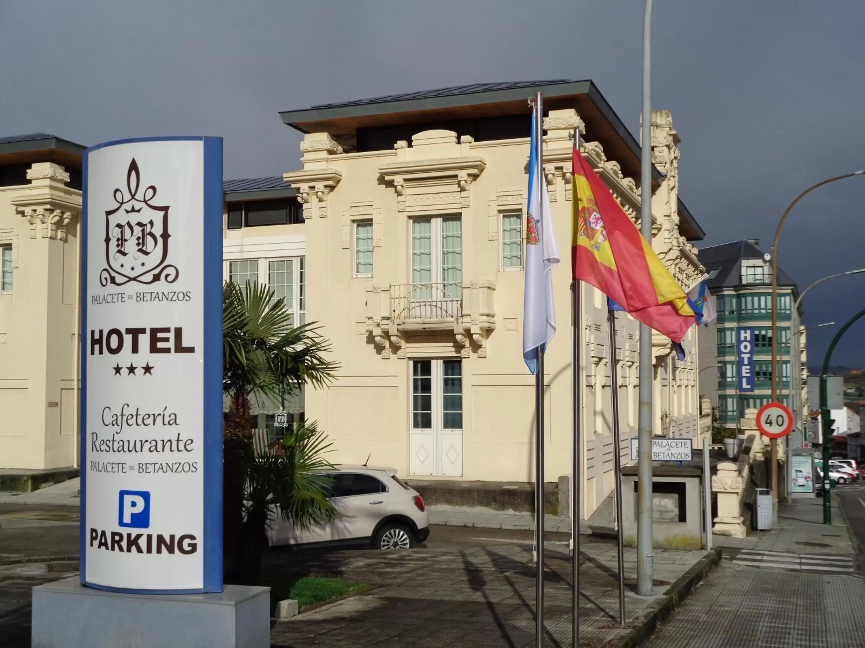 Property Building in Hotel Villa De Betanzos