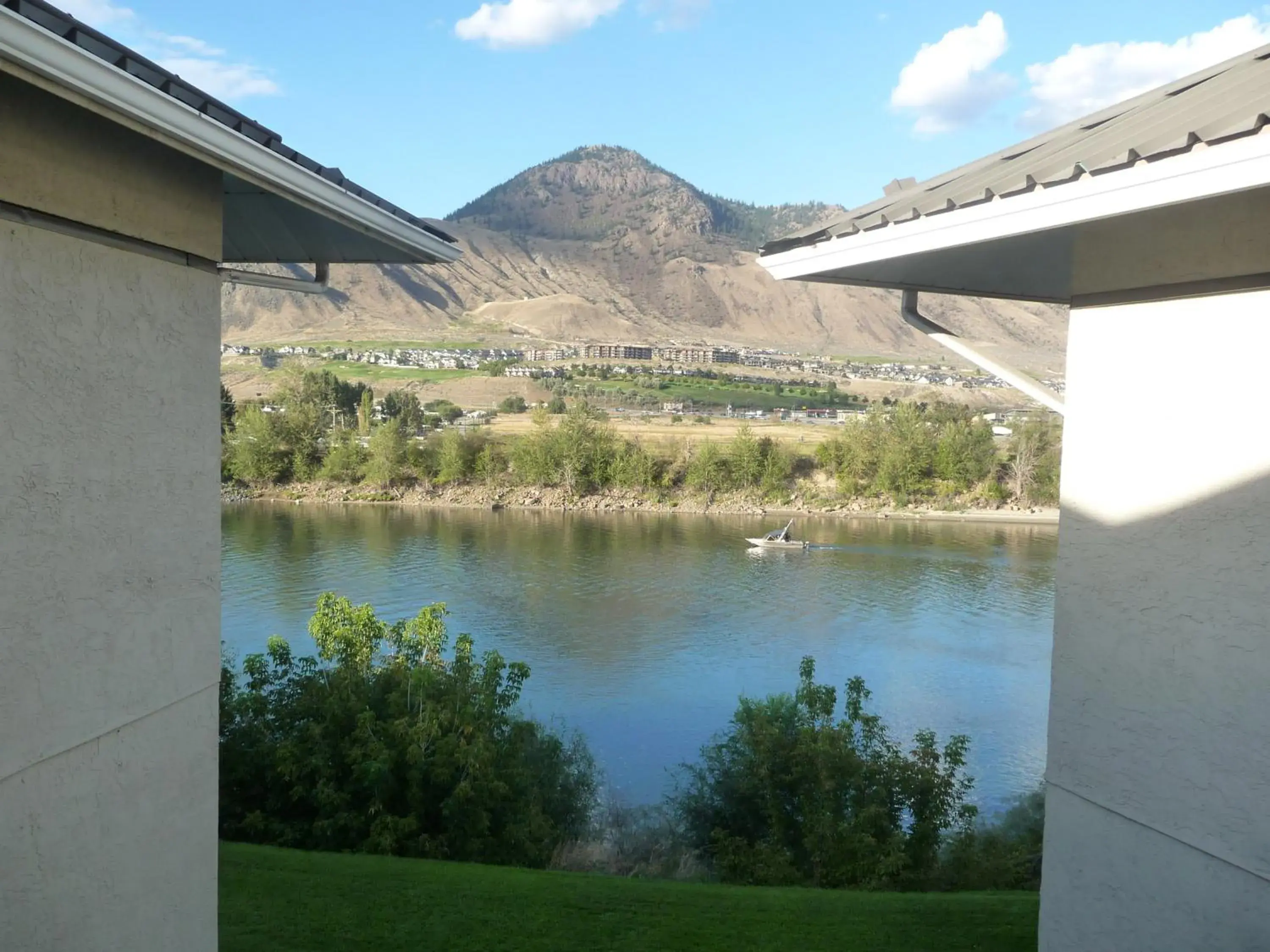 View (from property/room), Lake View in Riverland Inn & Suites