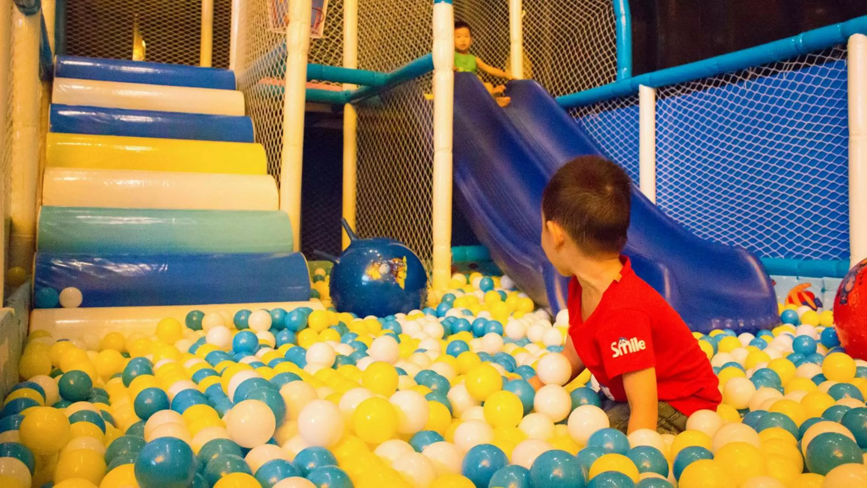 Nearby landmark, Children in Crowne Plaza Yantai Sea View, an IHG Hotel