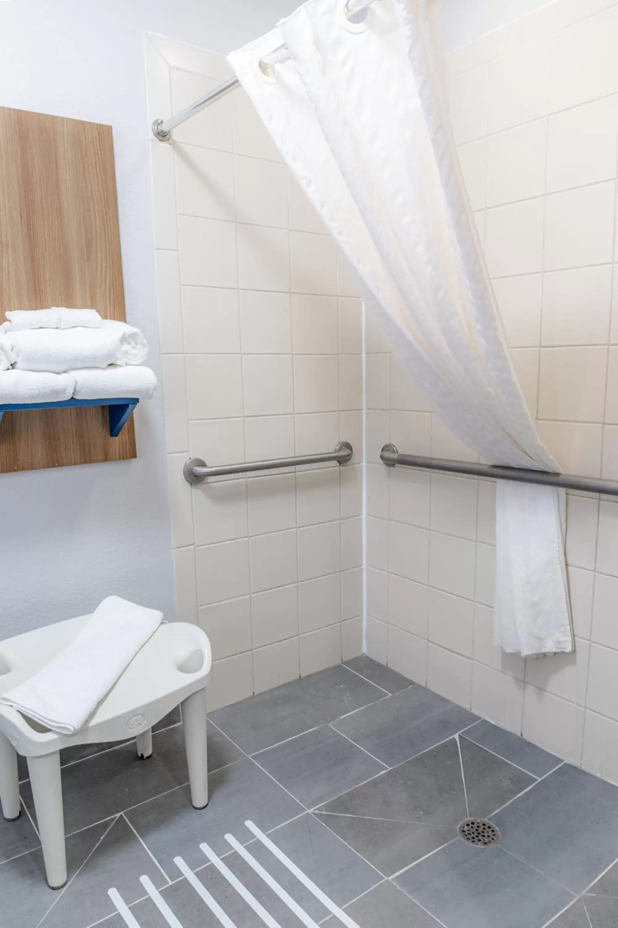 Shower, Bathroom in Microtel Inn & Suites by Wyndham Kingsland